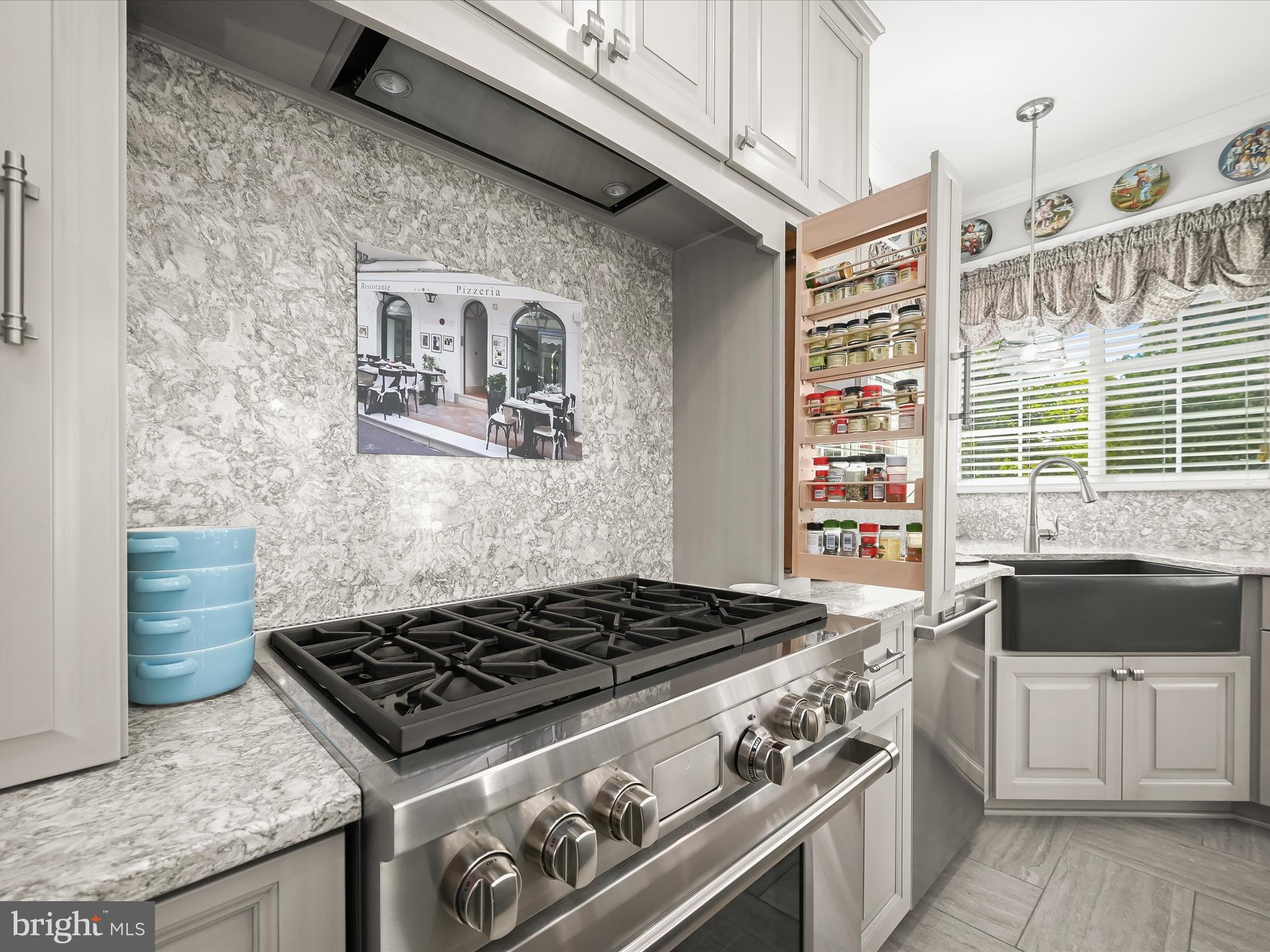 SPRING MEADOWS - Residential