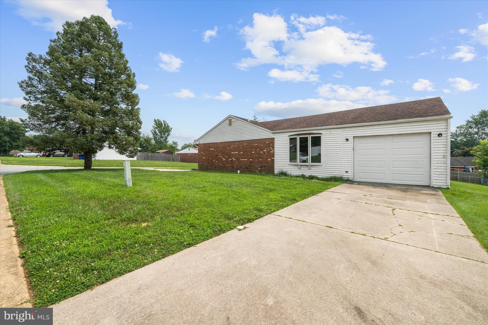 2 WILLIAMS COURT
