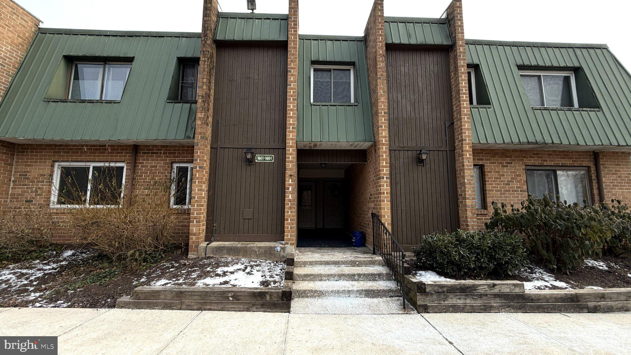 1603 MEADOWVIEW LANE 1603