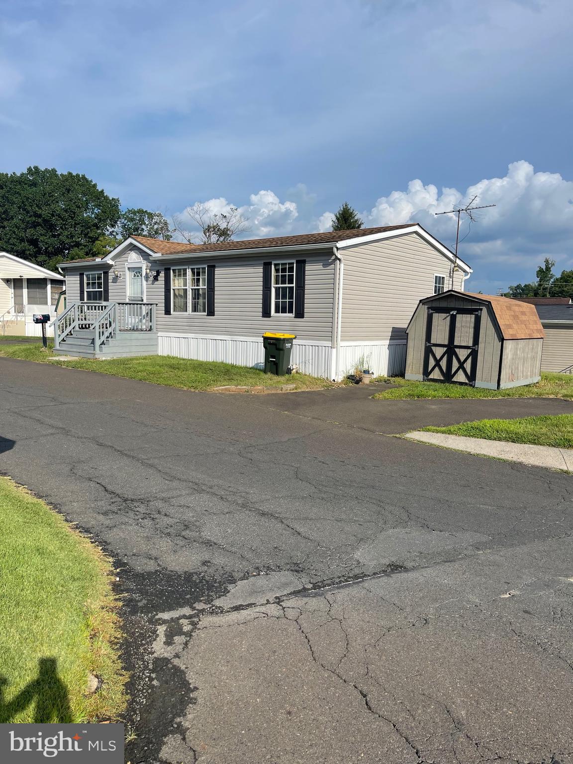 Rare 3 bedroom,2 bathroom doublewide in Penn Valley Terrace. Close to shopping and Major roadways. Needs some updating.