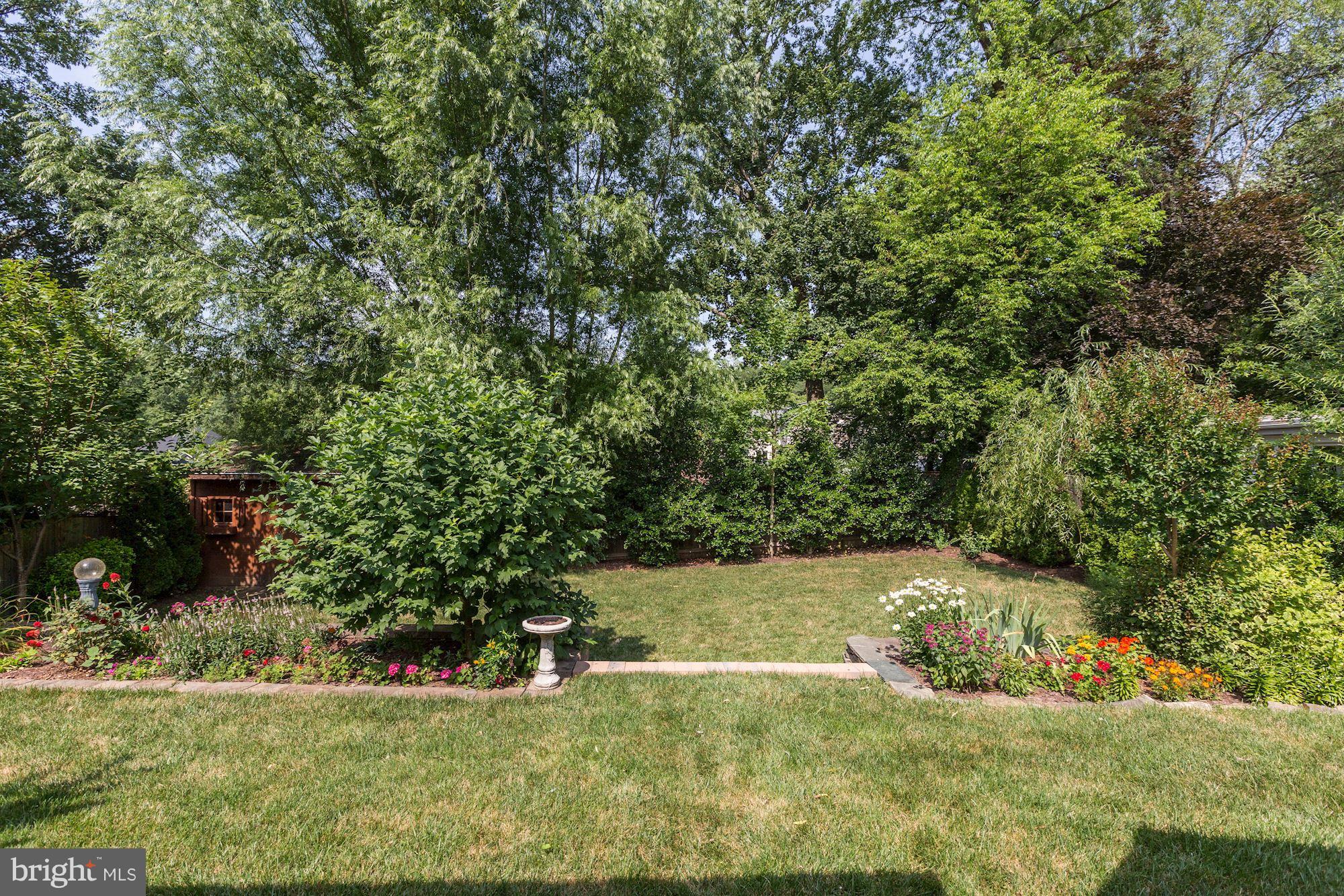 ROCK CREEK KNOLLS - Residential Lease