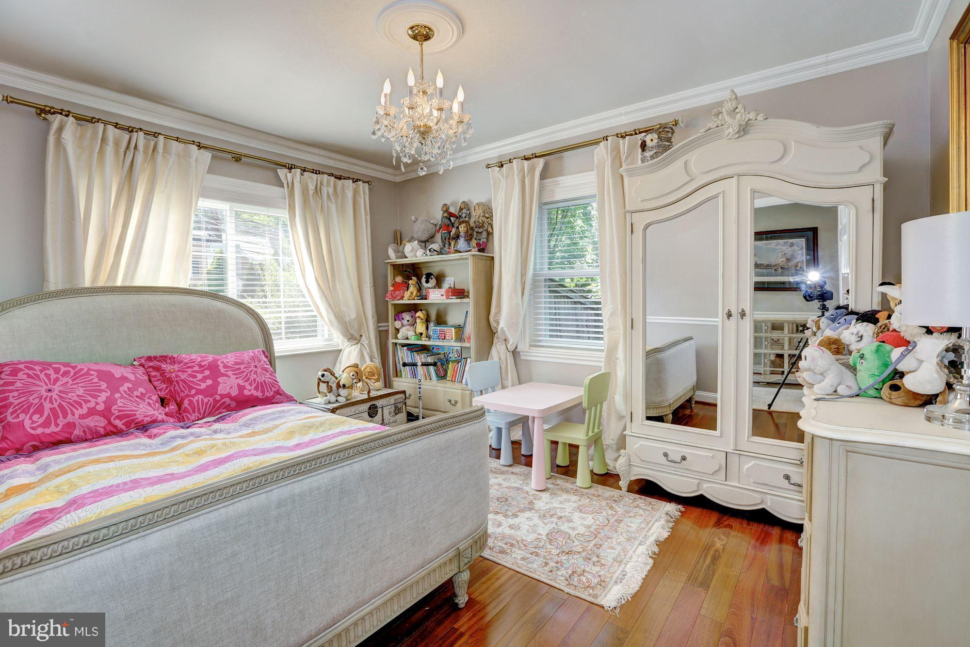 ROCK CREEK KNOLLS - Residential Lease