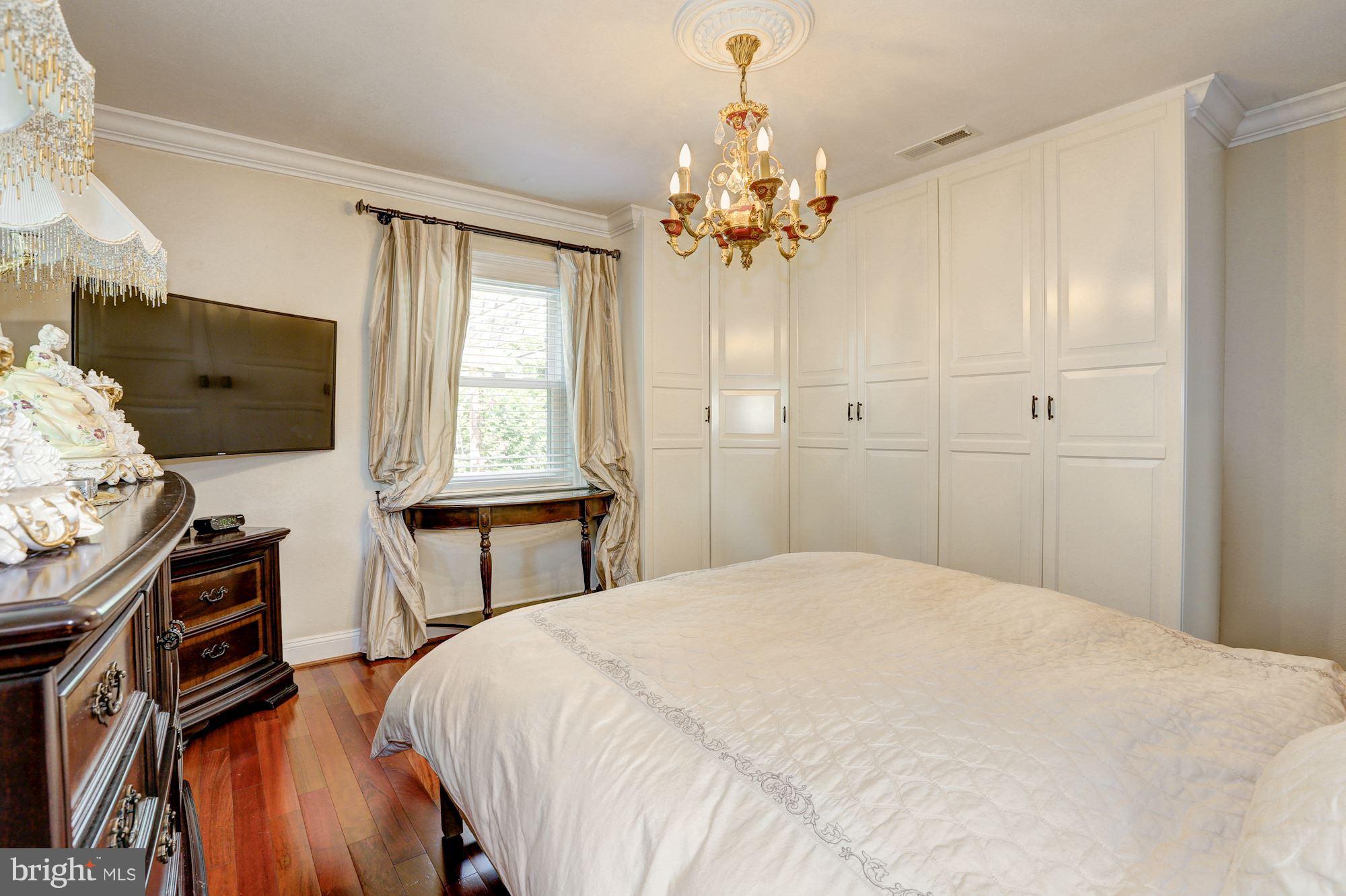 ROCK CREEK KNOLLS - Residential Lease