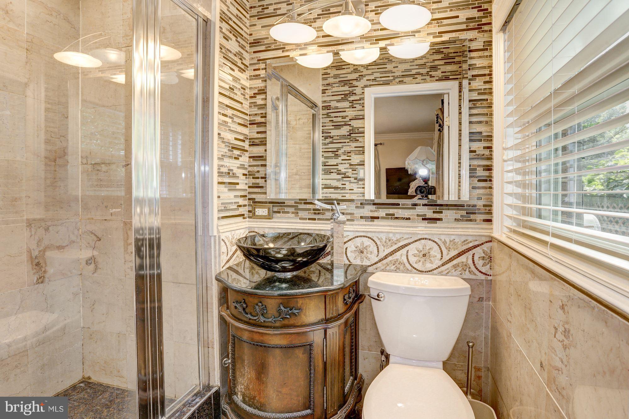 ROCK CREEK KNOLLS - Residential Lease