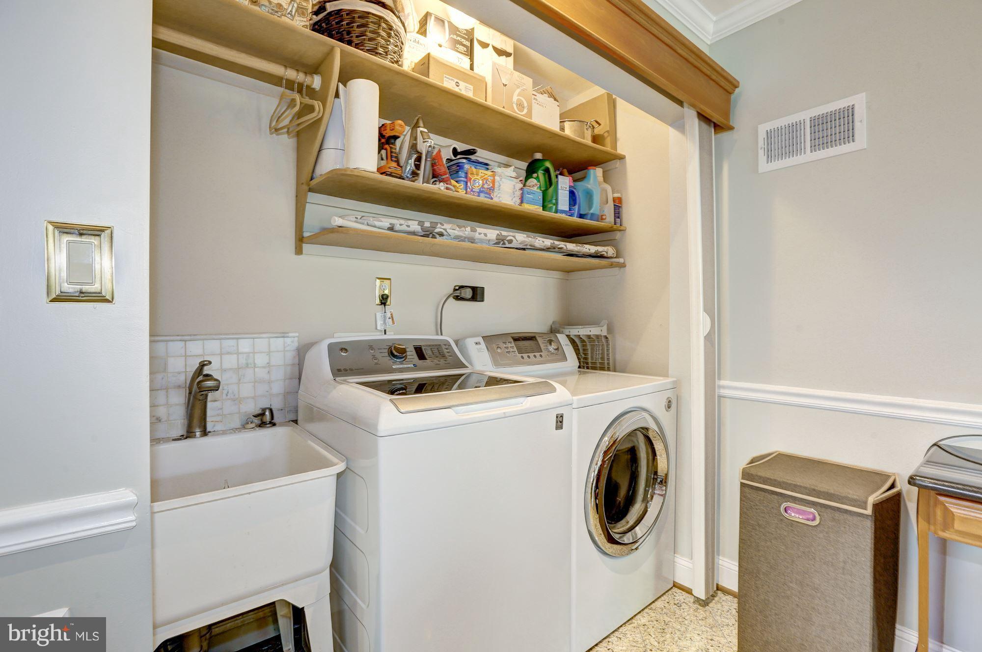 ROCK CREEK KNOLLS - Residential Lease