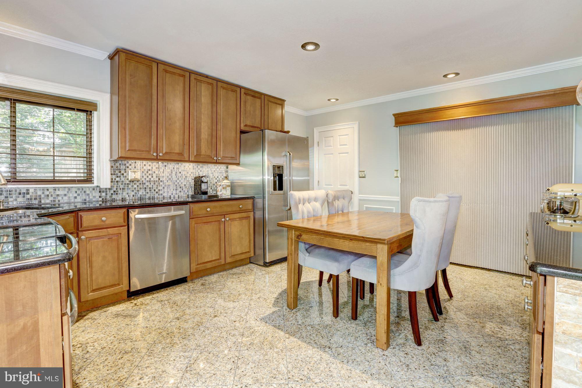 ROCK CREEK KNOLLS - Residential Lease