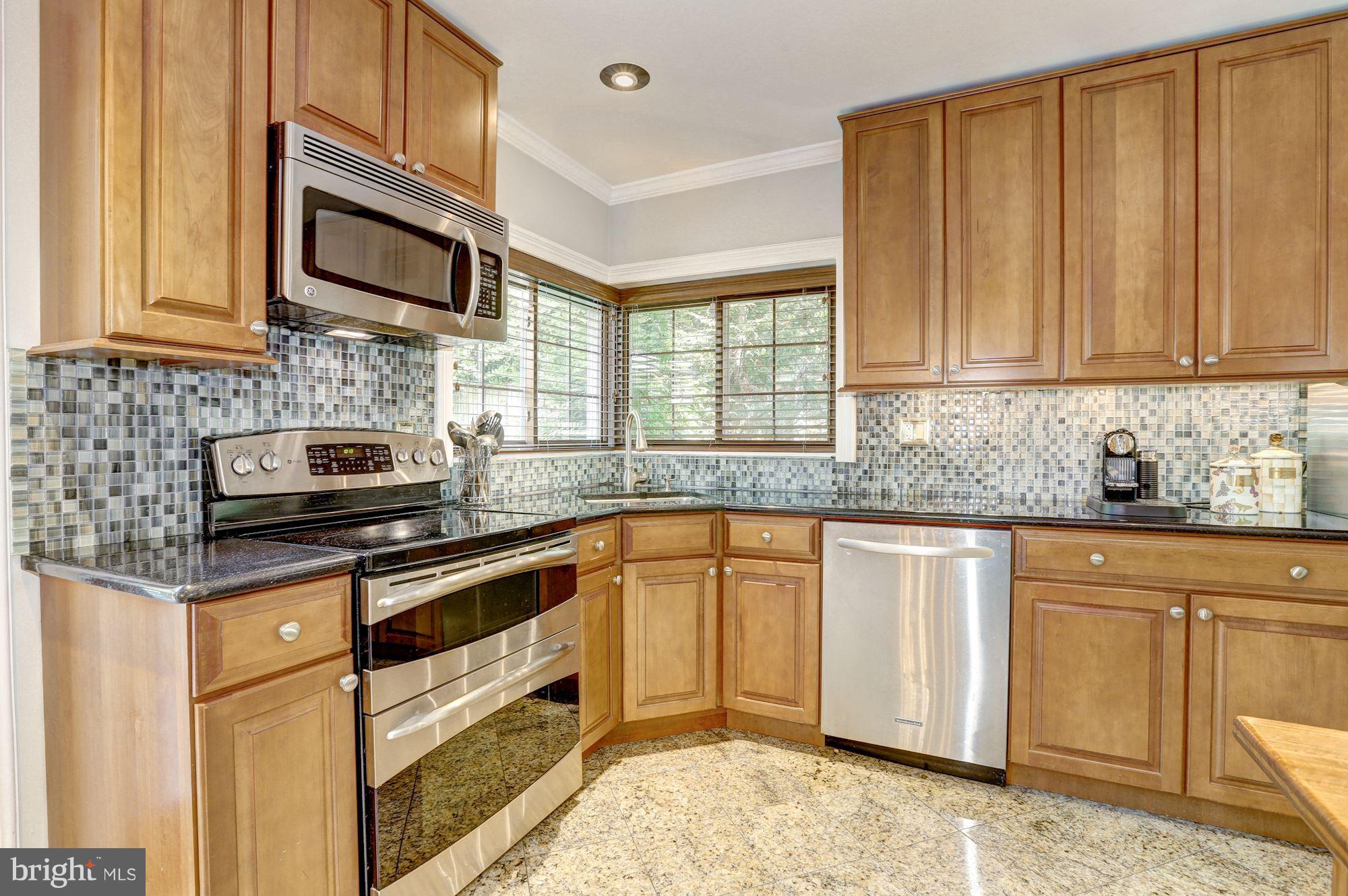 ROCK CREEK KNOLLS - Residential Lease