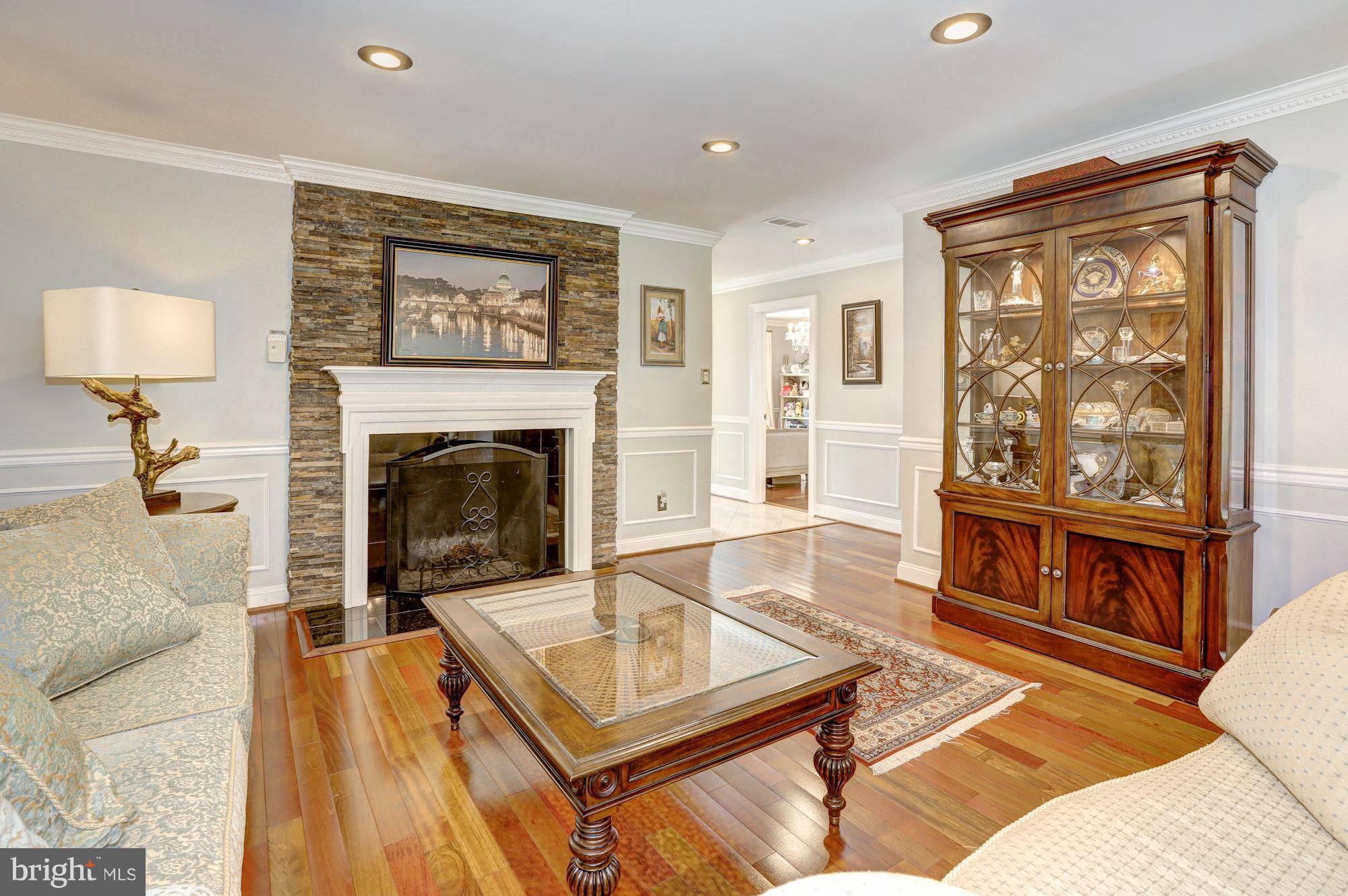 ROCK CREEK KNOLLS - Residential Lease