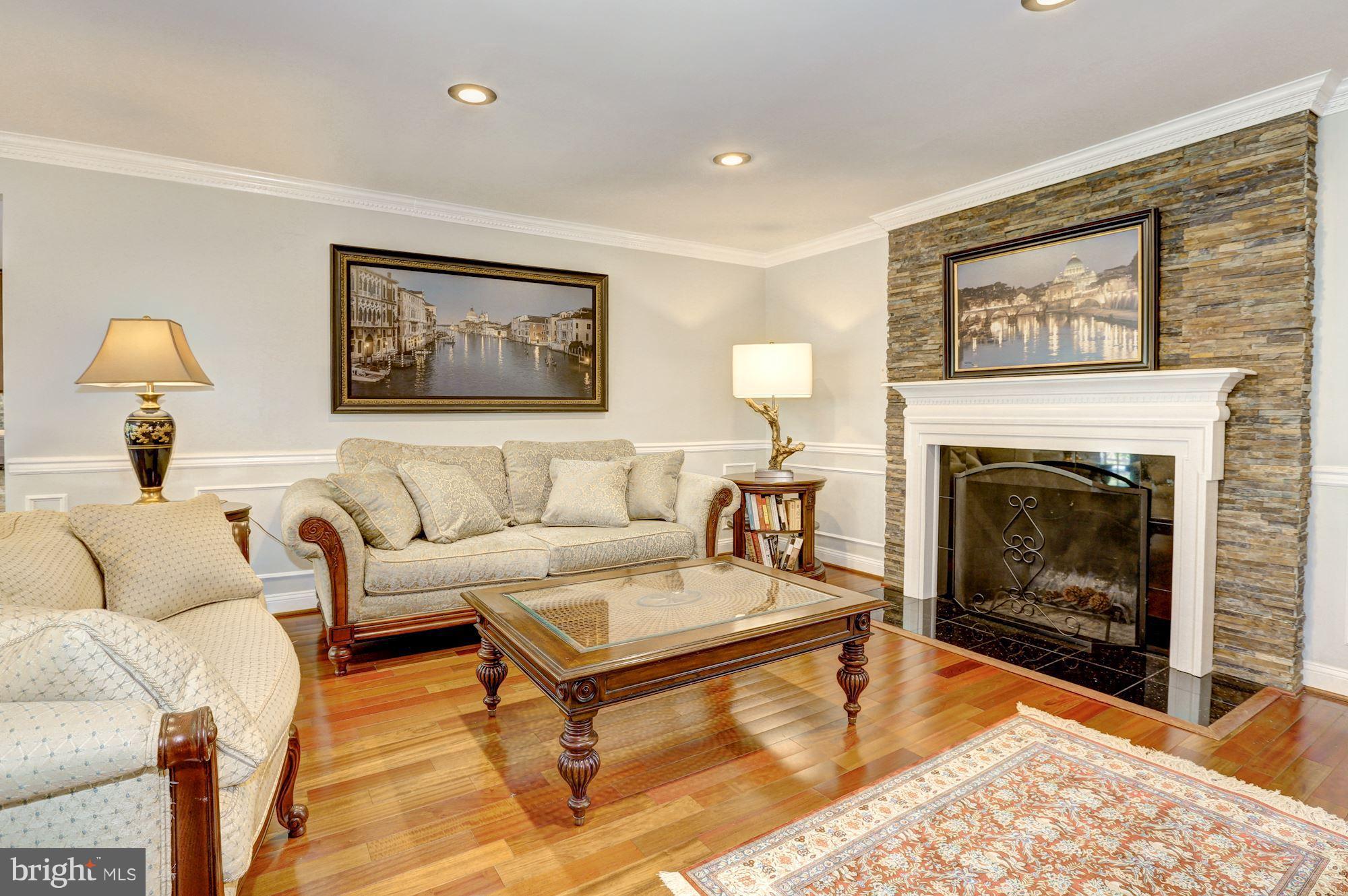 ROCK CREEK KNOLLS - Residential Lease