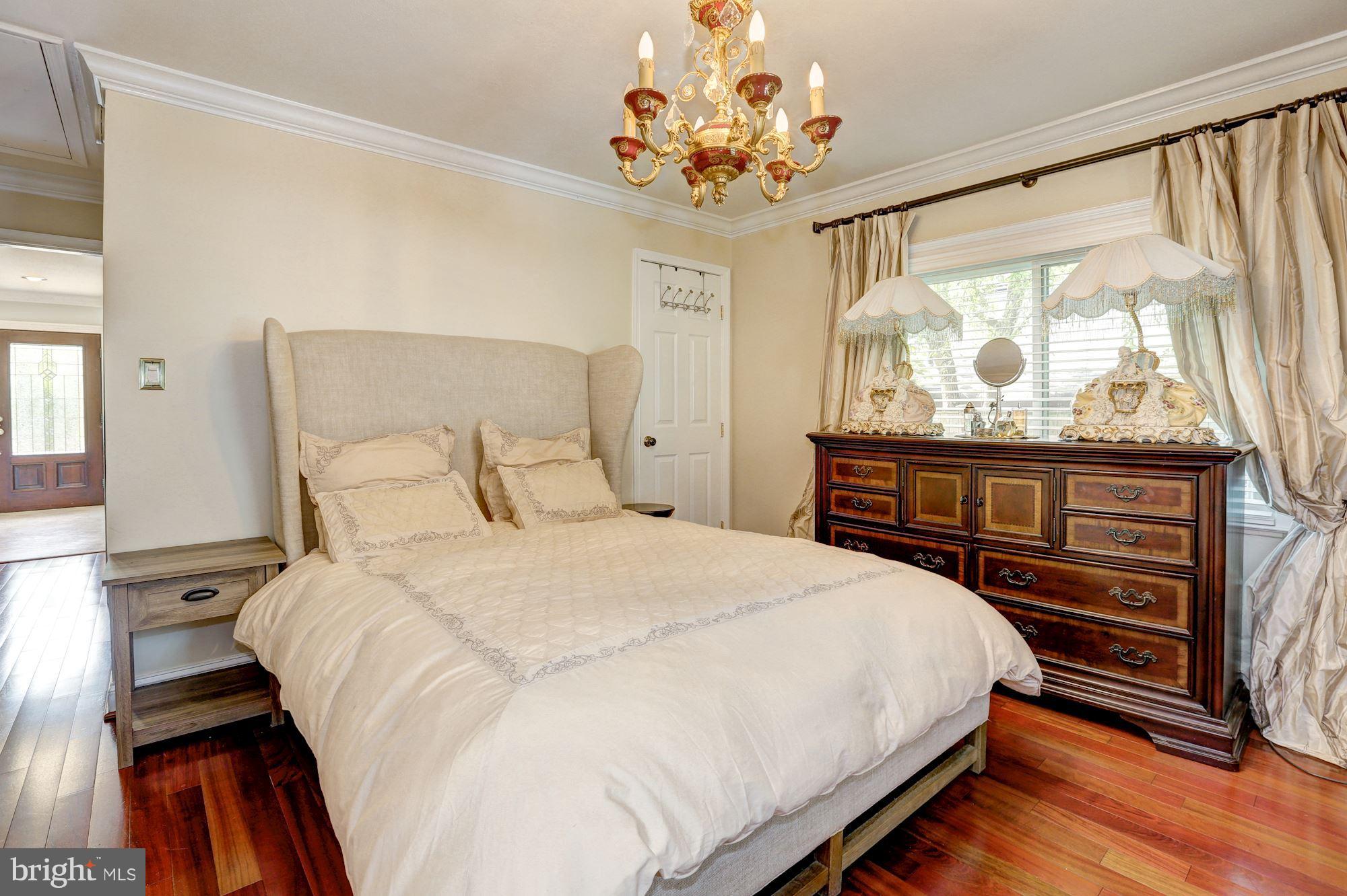 ROCK CREEK KNOLLS - Residential Lease