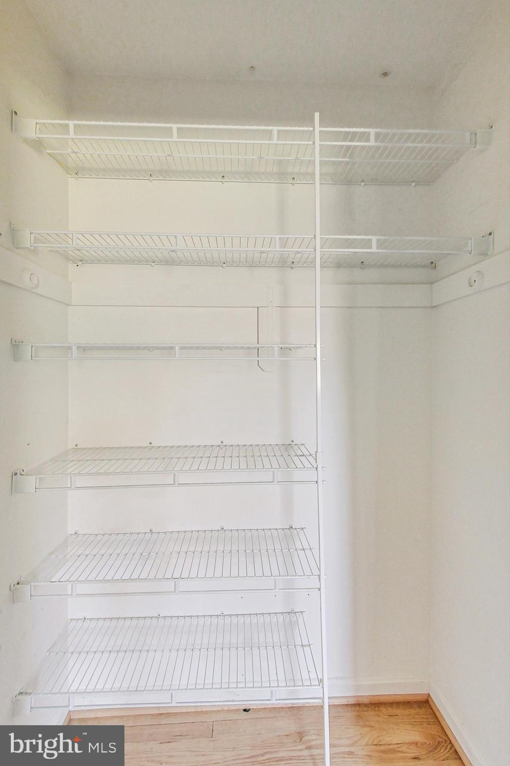 MILL CRK TOWNE EAST - Residential Lease