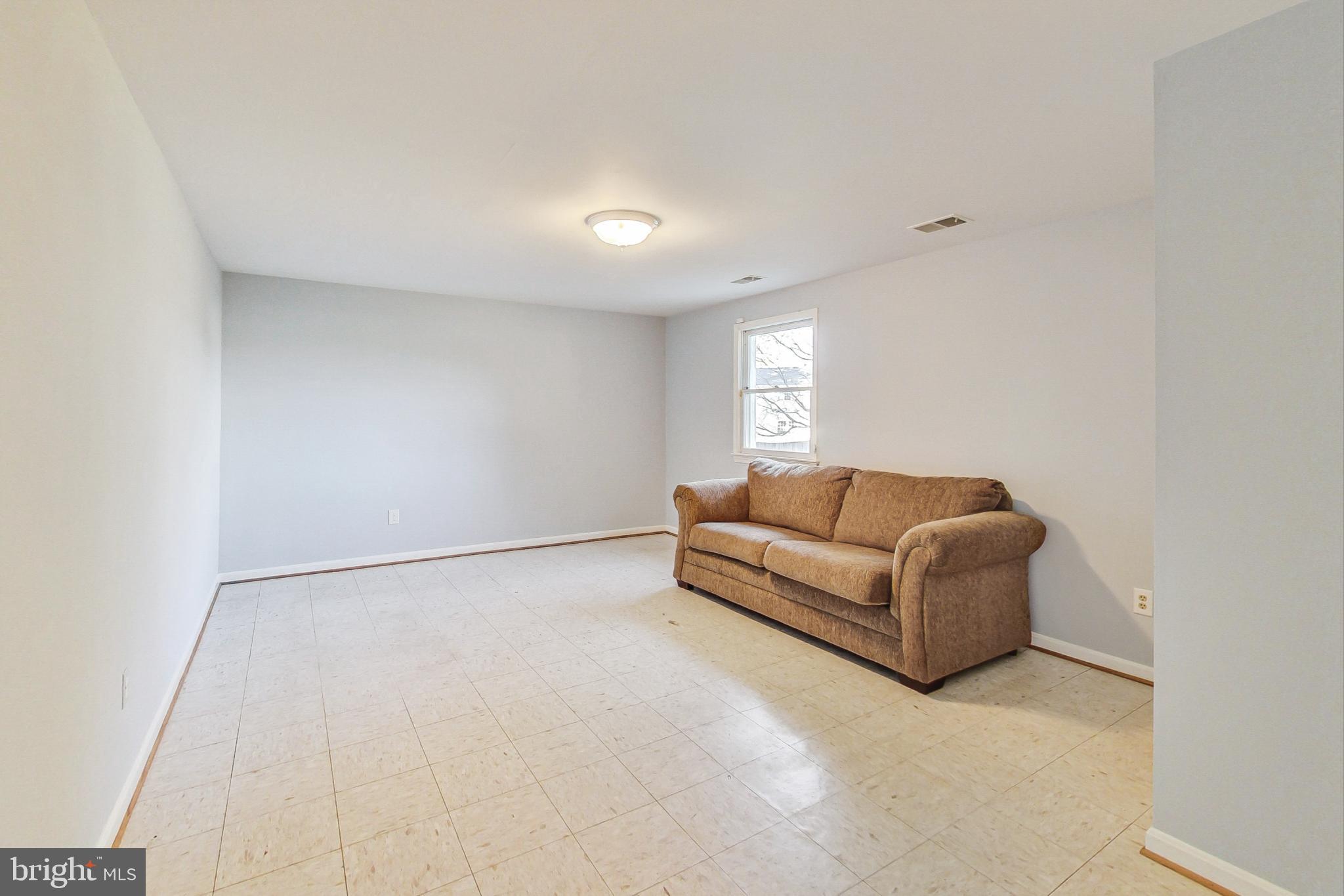 MILL CRK TOWNE EAST - Residential Lease