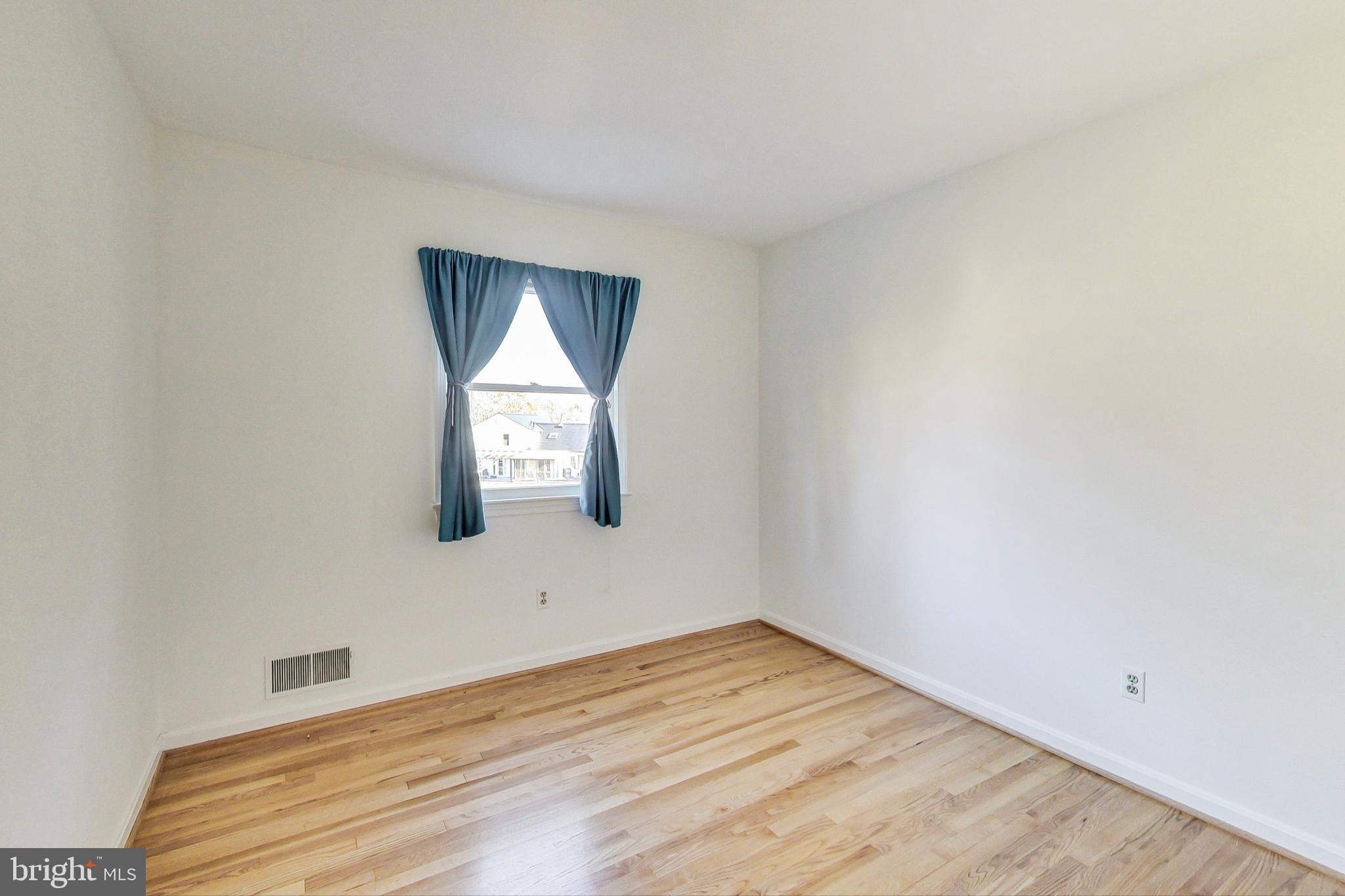 MILL CRK TOWNE EAST - Residential Lease