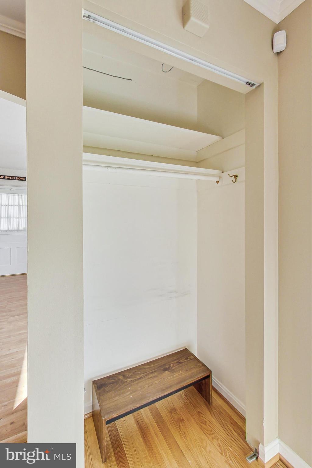 MILL CRK TOWNE EAST - Residential Lease