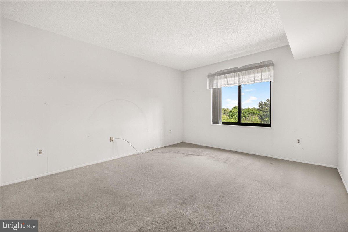 FAIRWAYS NORTH - Residential
