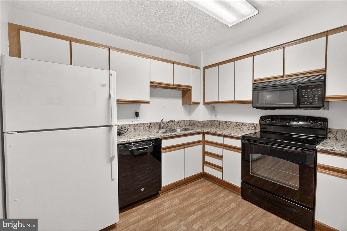 FAIRWAYS NORTH - Residential