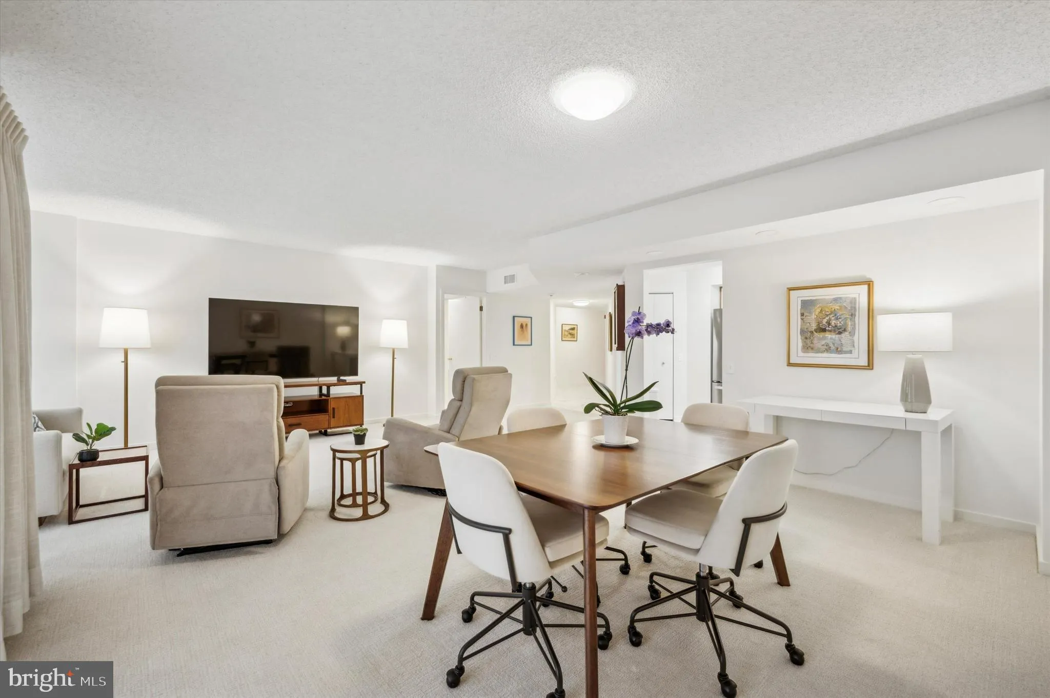 Elkins Park, Pennsylvania 19027, United States, 2 Bedrooms Bedrooms, ,2 BathroomsBathrooms,Residential,Pending,83991