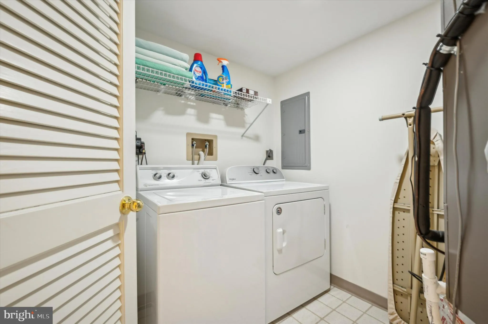 Elkins Park, Pennsylvania 19027, United States, 2 Bedrooms Bedrooms, ,2 BathroomsBathrooms,Residential,Pending,83991