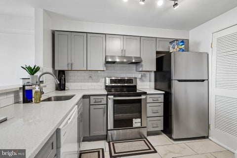 Photo of 1006 Warwick Court #B, STERLING, VA 20164 (MLS # VALO2137544)