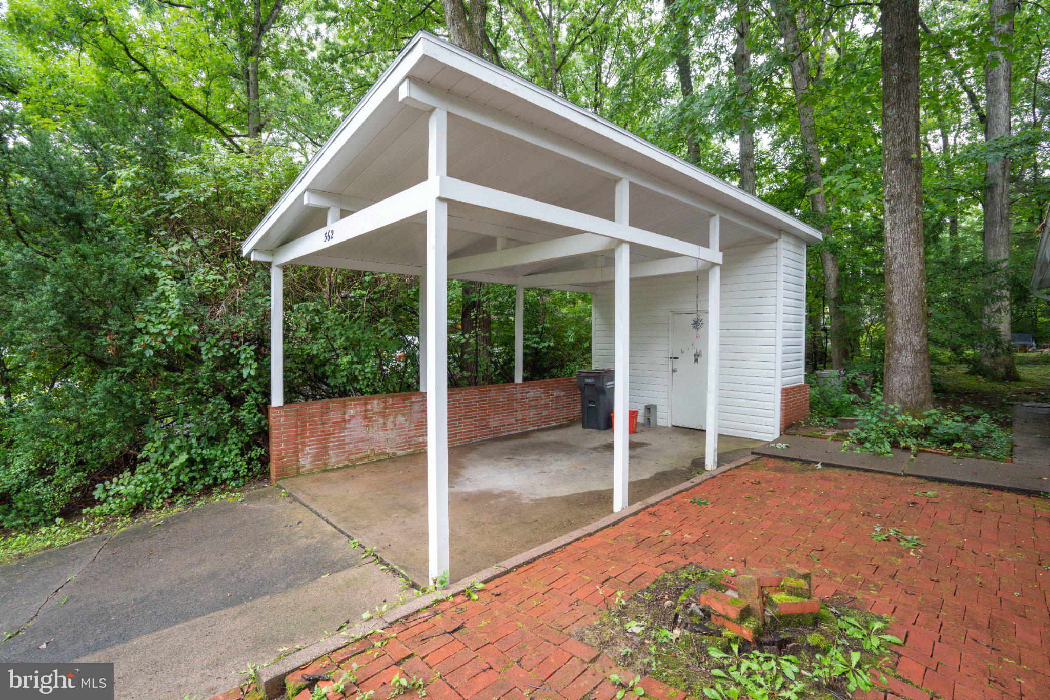 362 LAUREL LANE