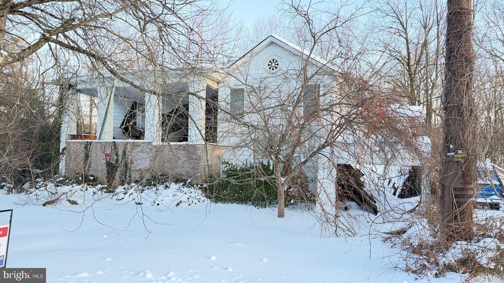 Photo of 18 Cottage St, CARBONDALE, PA 18407 (MLS # PALW2000758)