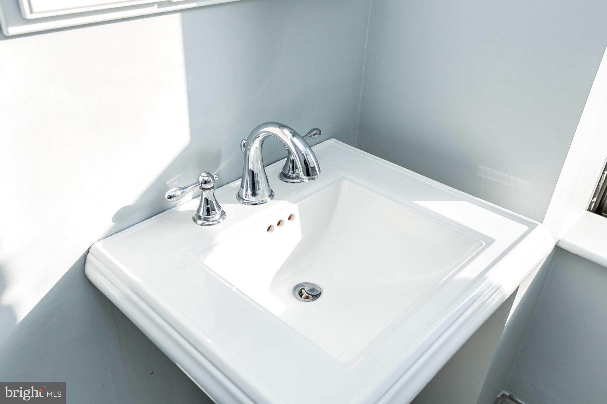 MOUNT VERNON PLACE HISTORIC DISTRICT - Residential Lease