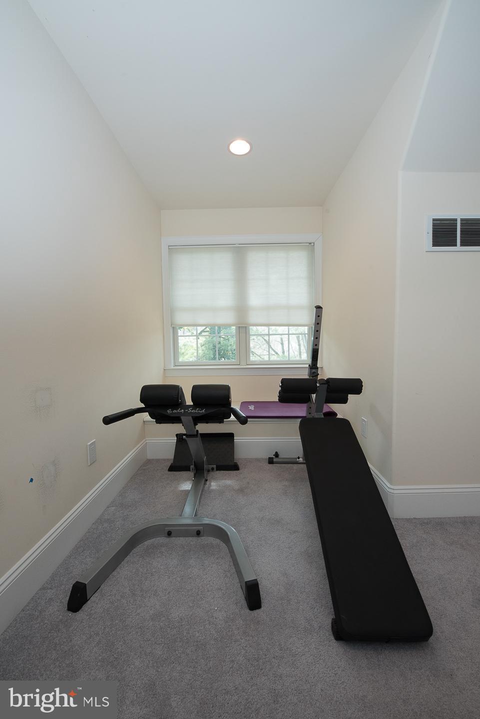 ASHWOOD MANOR - Residential