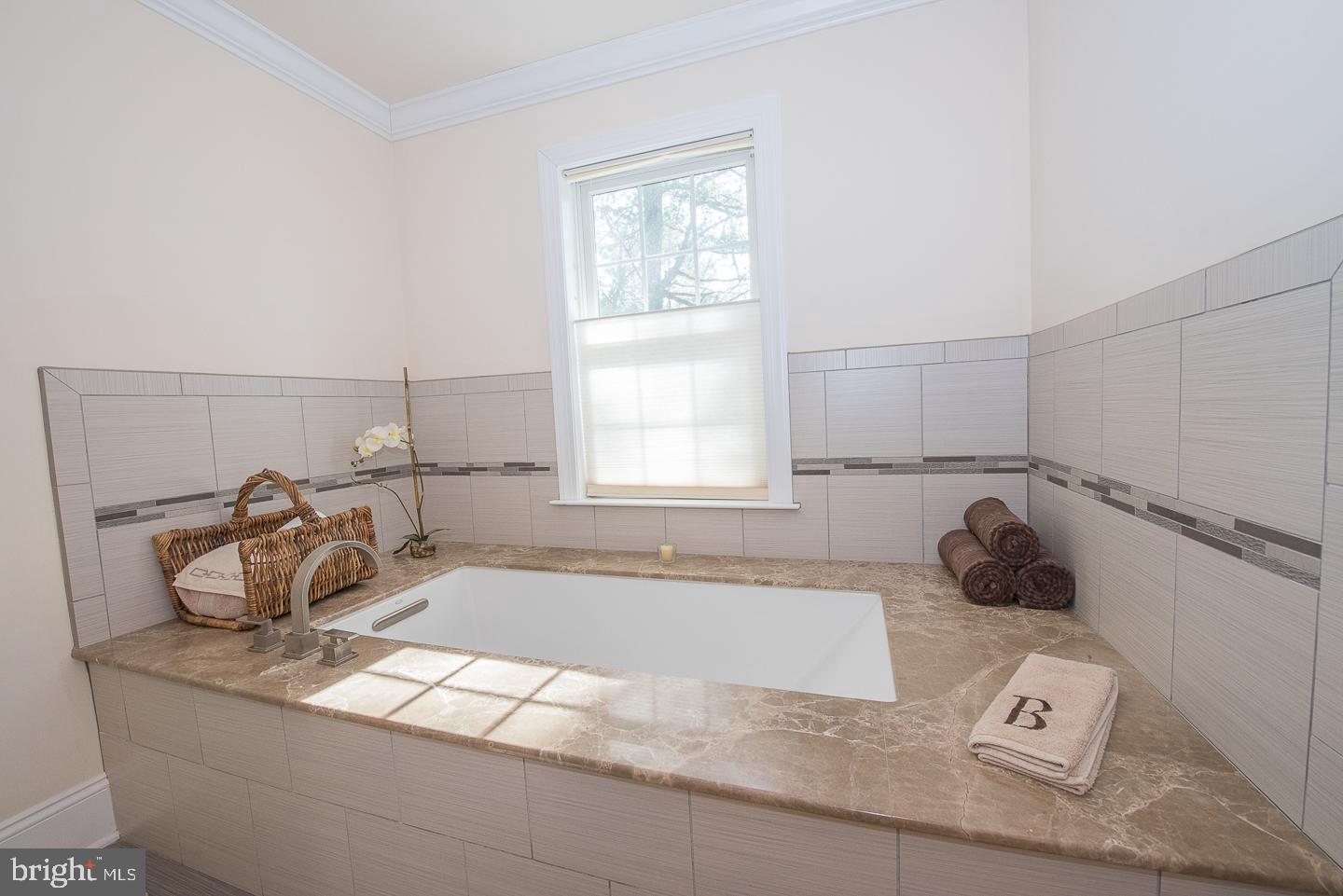 ASHWOOD MANOR - Residential