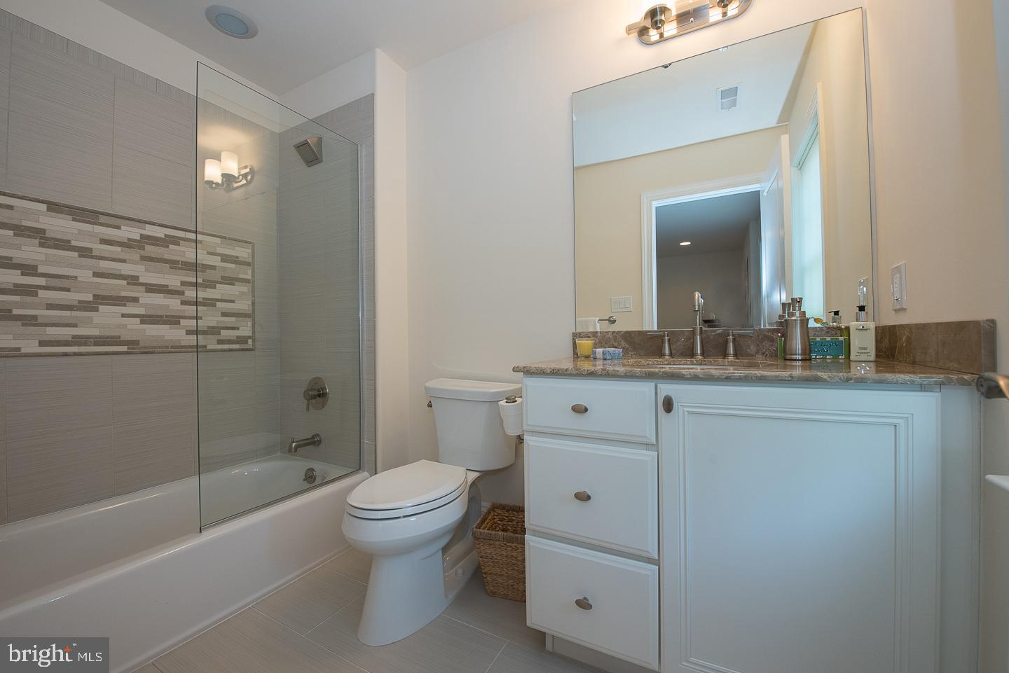 ASHWOOD MANOR - Residential