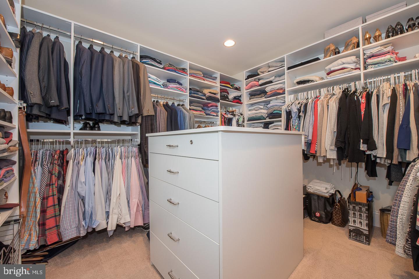 ASHWOOD MANOR - Residential