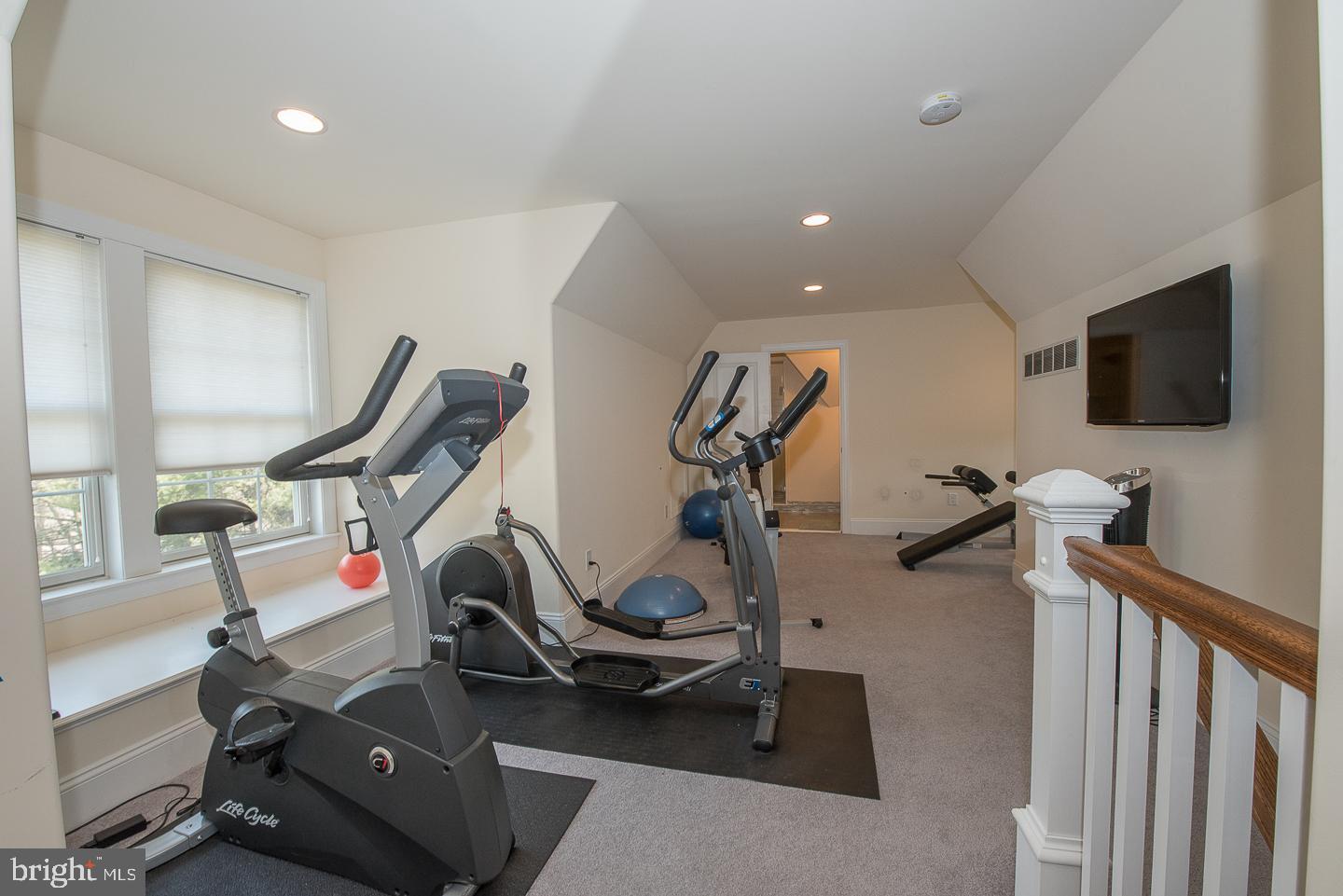 ASHWOOD MANOR - Residential