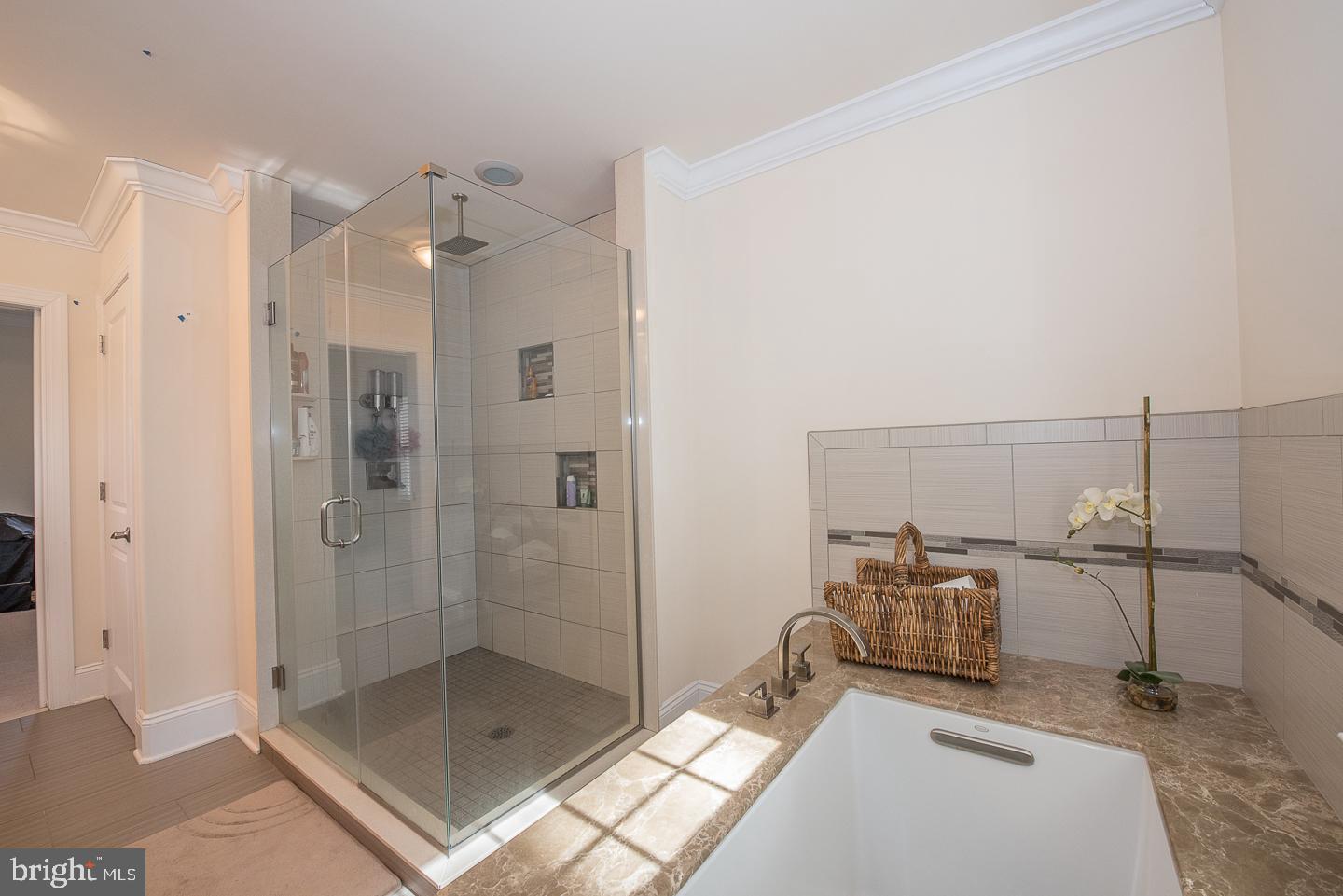 ASHWOOD MANOR - Residential