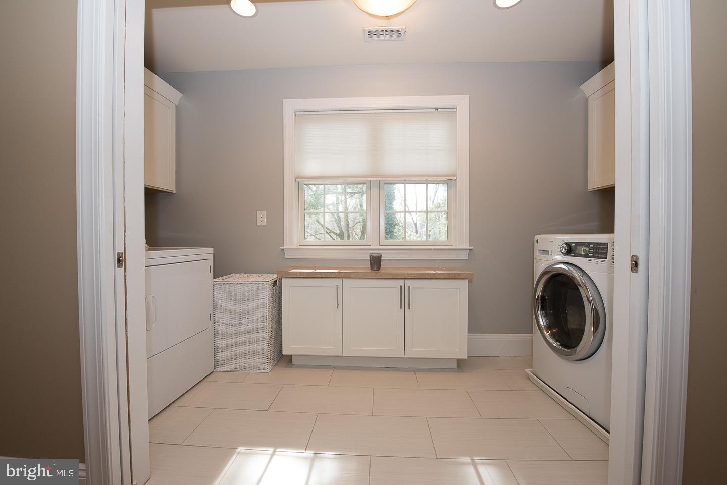 ASHWOOD MANOR - Residential