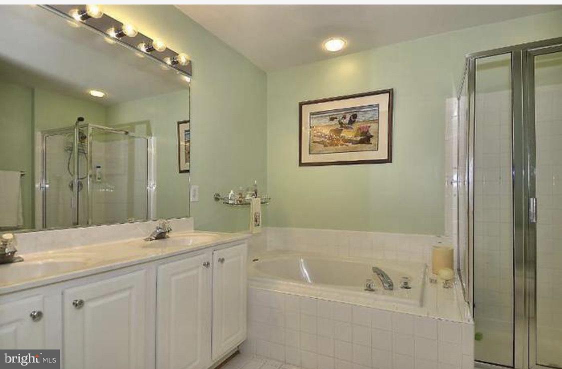 LAKELANDS - Residential Lease