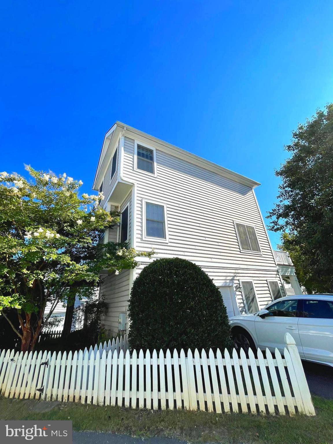 LAKELANDS - Residential Lease