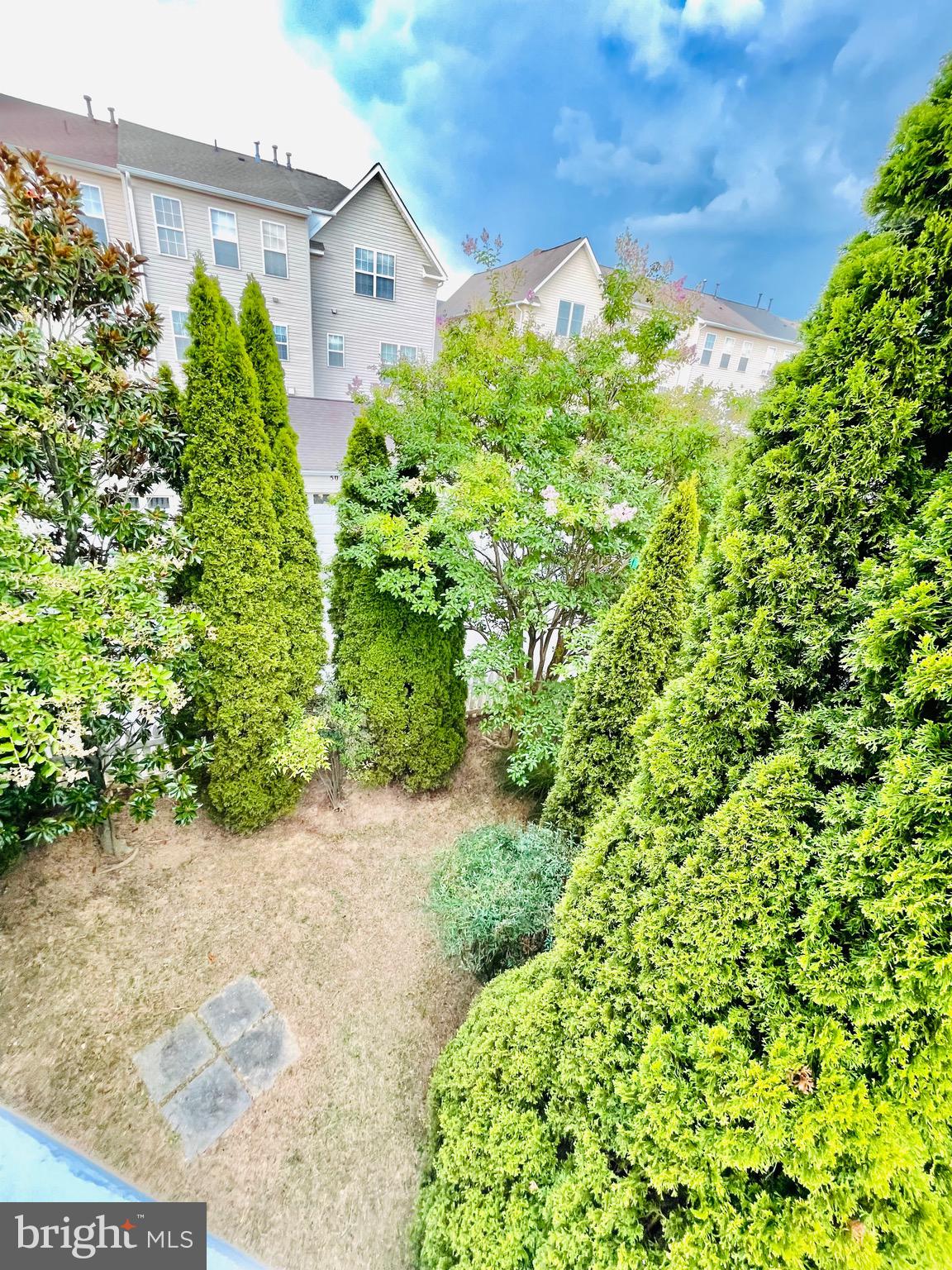 LAKELANDS - Residential Lease