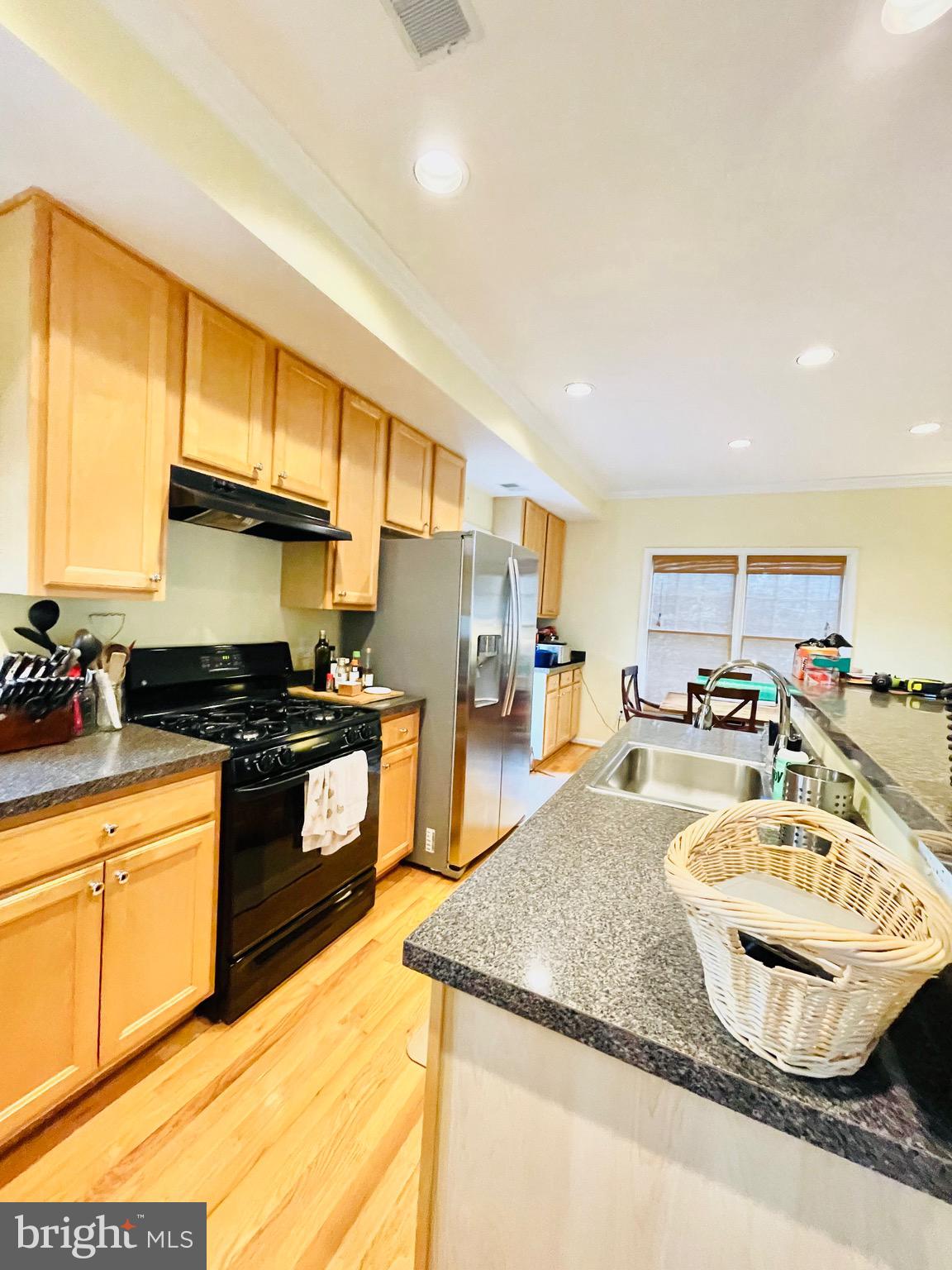 LAKELANDS - Residential Lease