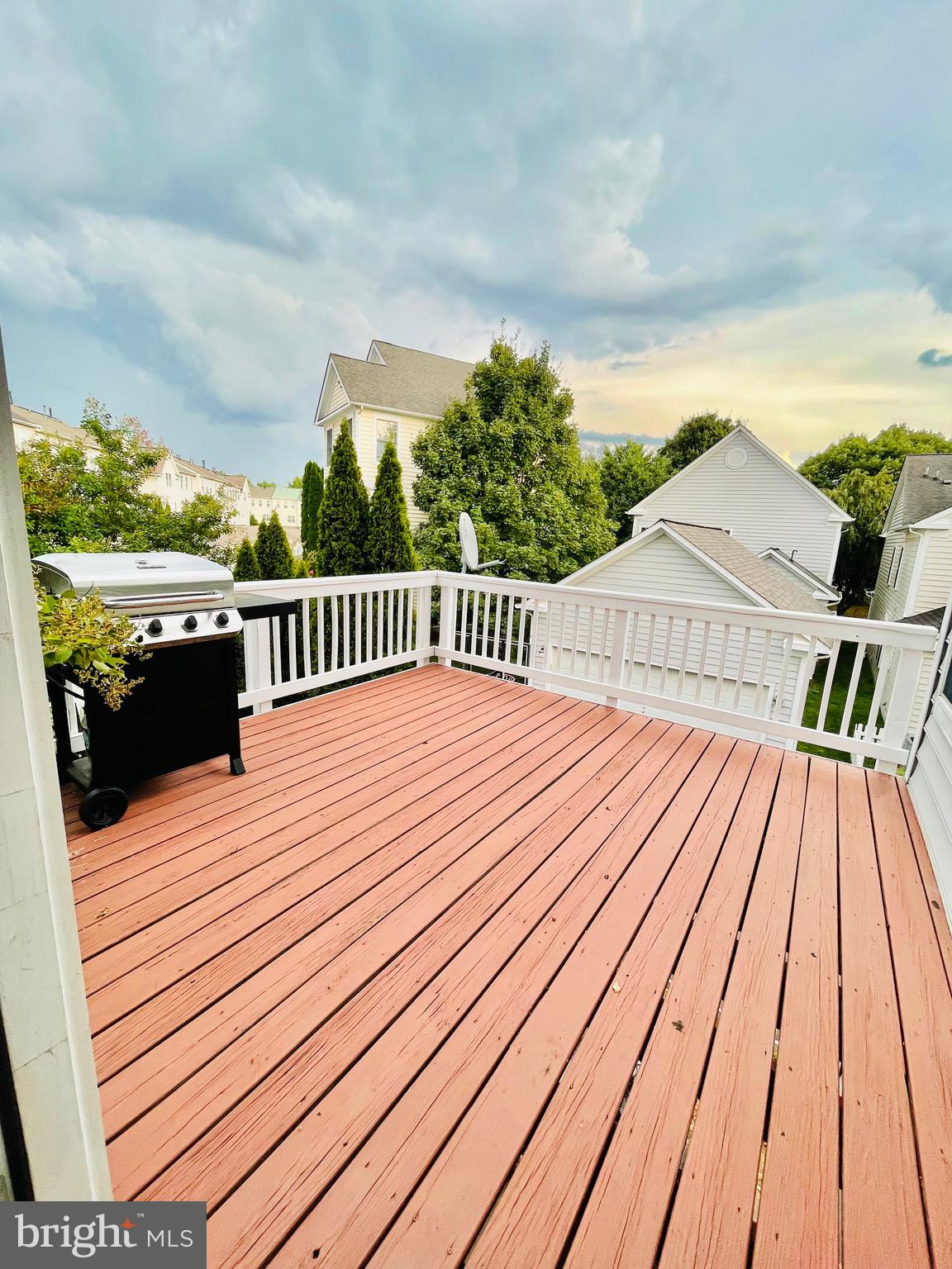 LAKELANDS - Residential Lease