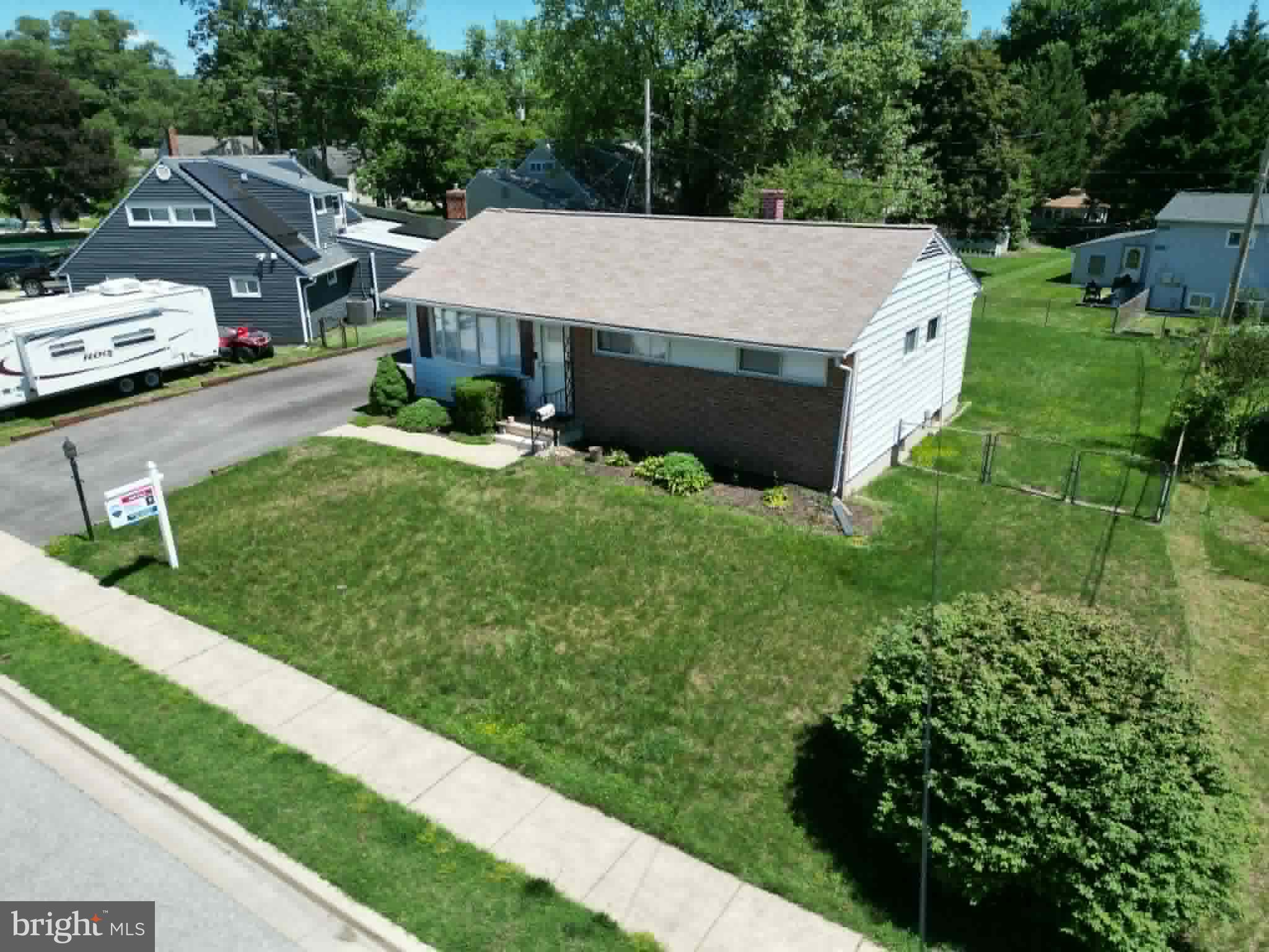 COUNTRY CLUB ESTATES - Residential