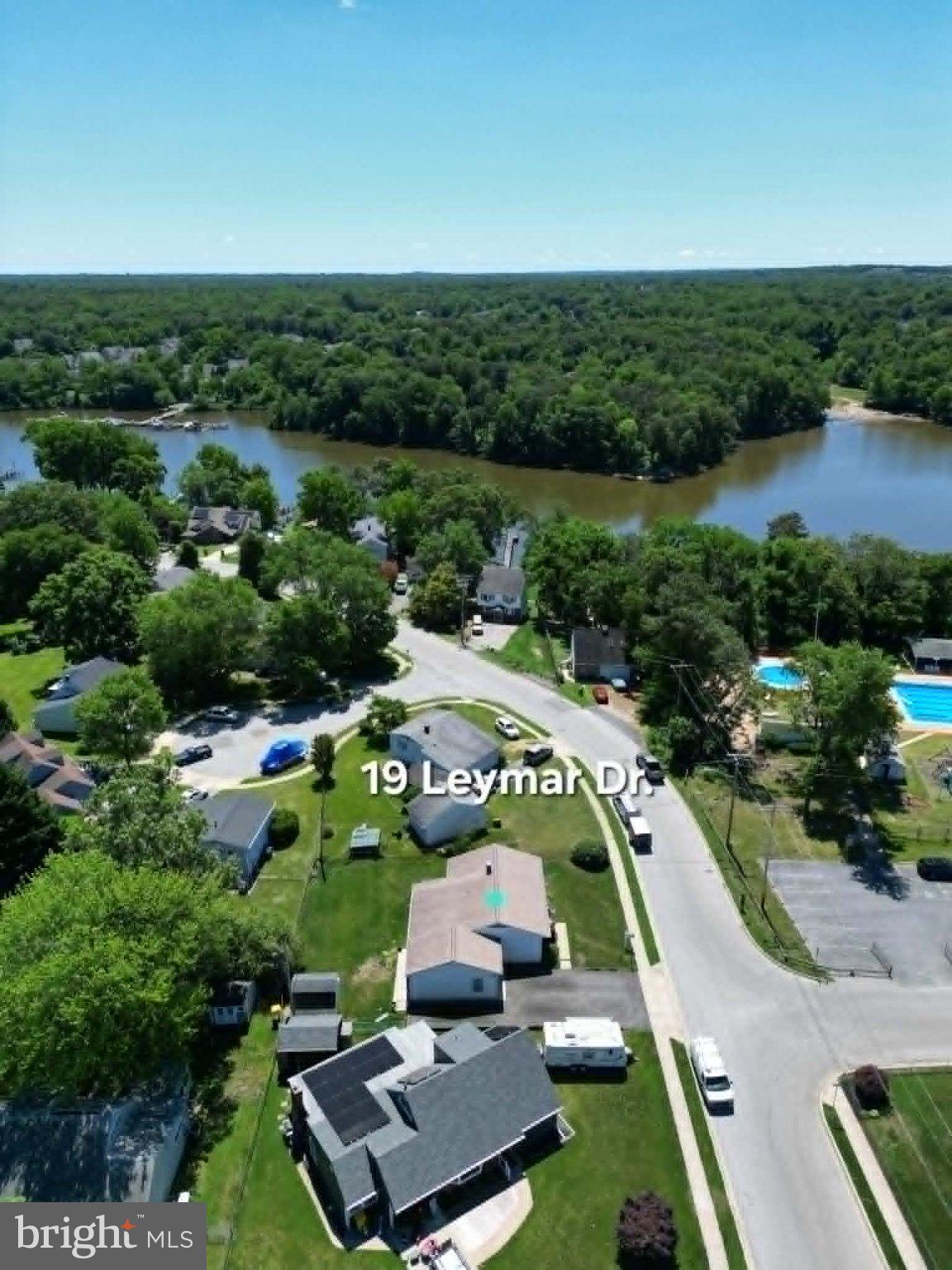 COUNTRY CLUB ESTATES - Residential