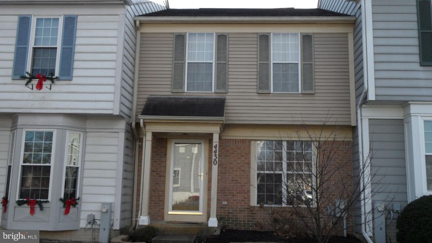 HARD TO FIND THREE BEDROOM, FOUR BATH TOWNHOME IN THE WHITE MARSH AREA. CLOSE TO SHOPPING, I95 AND JUST 15 MINUTES TO DOWNTOWN BALTIMOR . UPPER LEVEL INCLUDES TWO MASTER BEDROOMS WITH FULL BATHS.  LOWER LEVEL AREA WITH WALKOUT SLIDERS CAN BE USED AS A BEDROOM OR FAMILY ROOM. INCLUDES ISLAND KITCHEN WITH GRANITE AND STAINLESS STEEL APPLIANCES. ALL NEW CARPET WITH BATHROOMS ON EACH LEVEL. INCLUDES WASHER AND DRYER ON THE LOWER LEVEL. READY TO BE MOVED IN. HOA INCLUDED IN RENT.