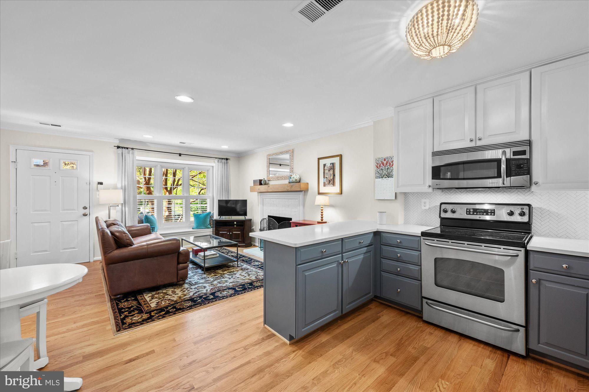 2534 FAIRFAX DRIVE 5BII