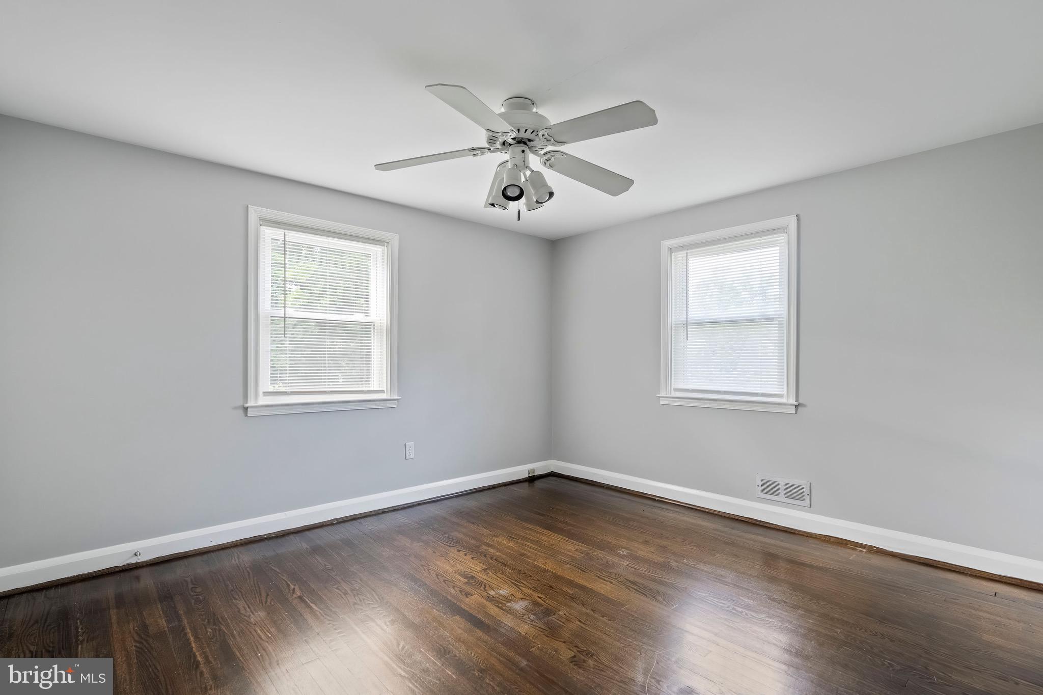 SHADY OAKS - Residential Lease