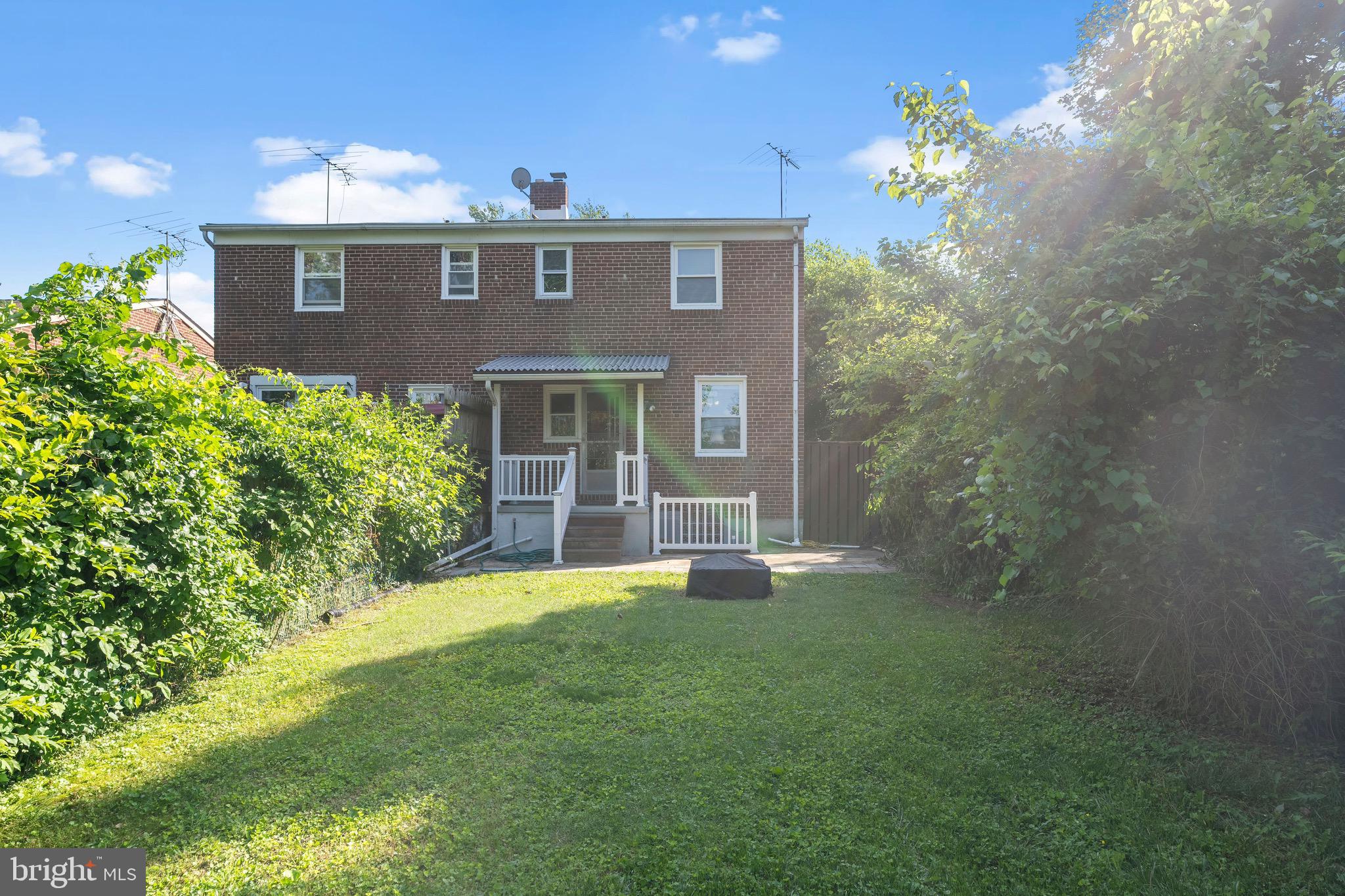 SHADY OAKS - Residential Lease