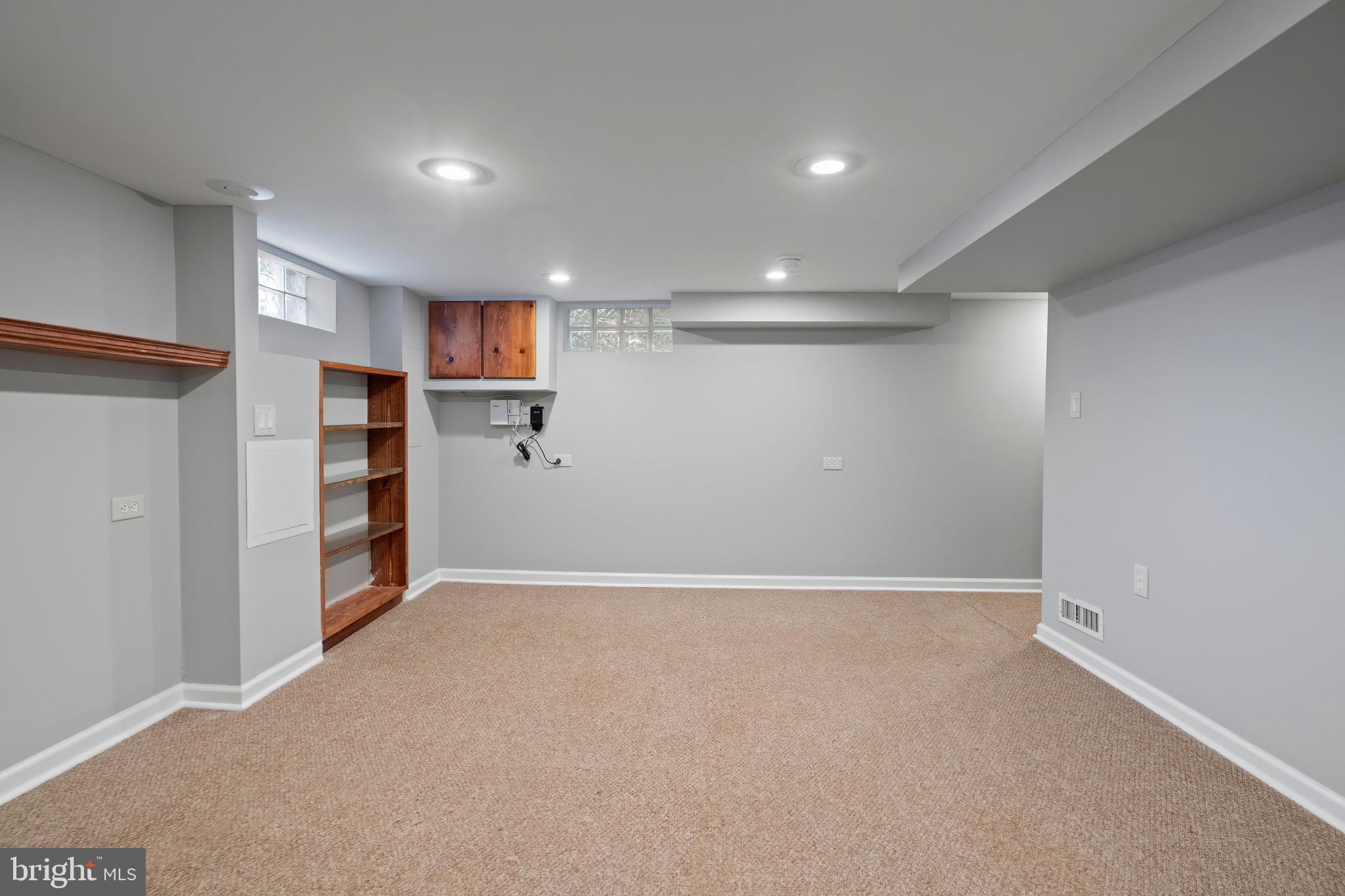 SHADY OAKS - Residential Lease