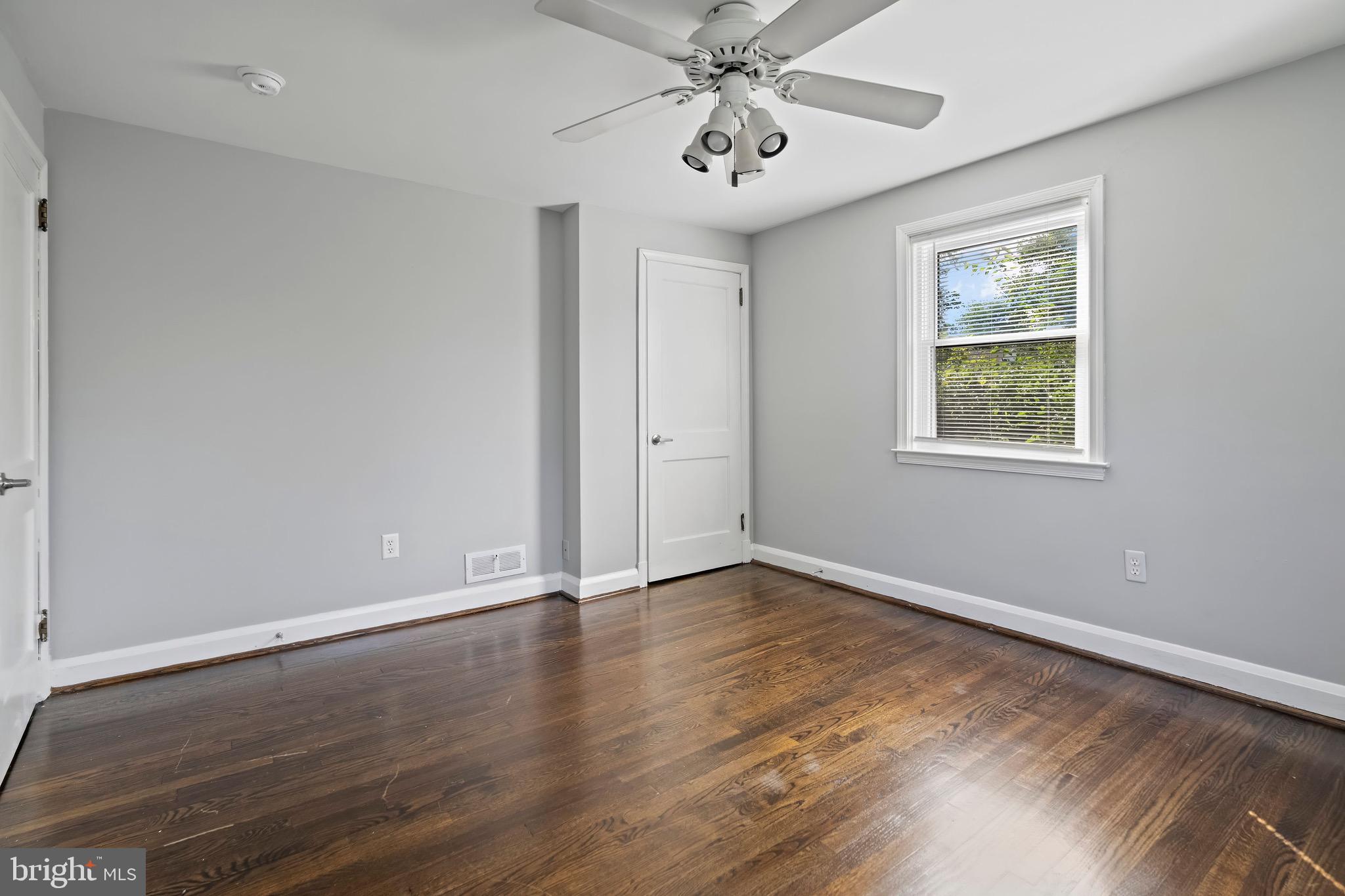 SHADY OAKS - Residential Lease