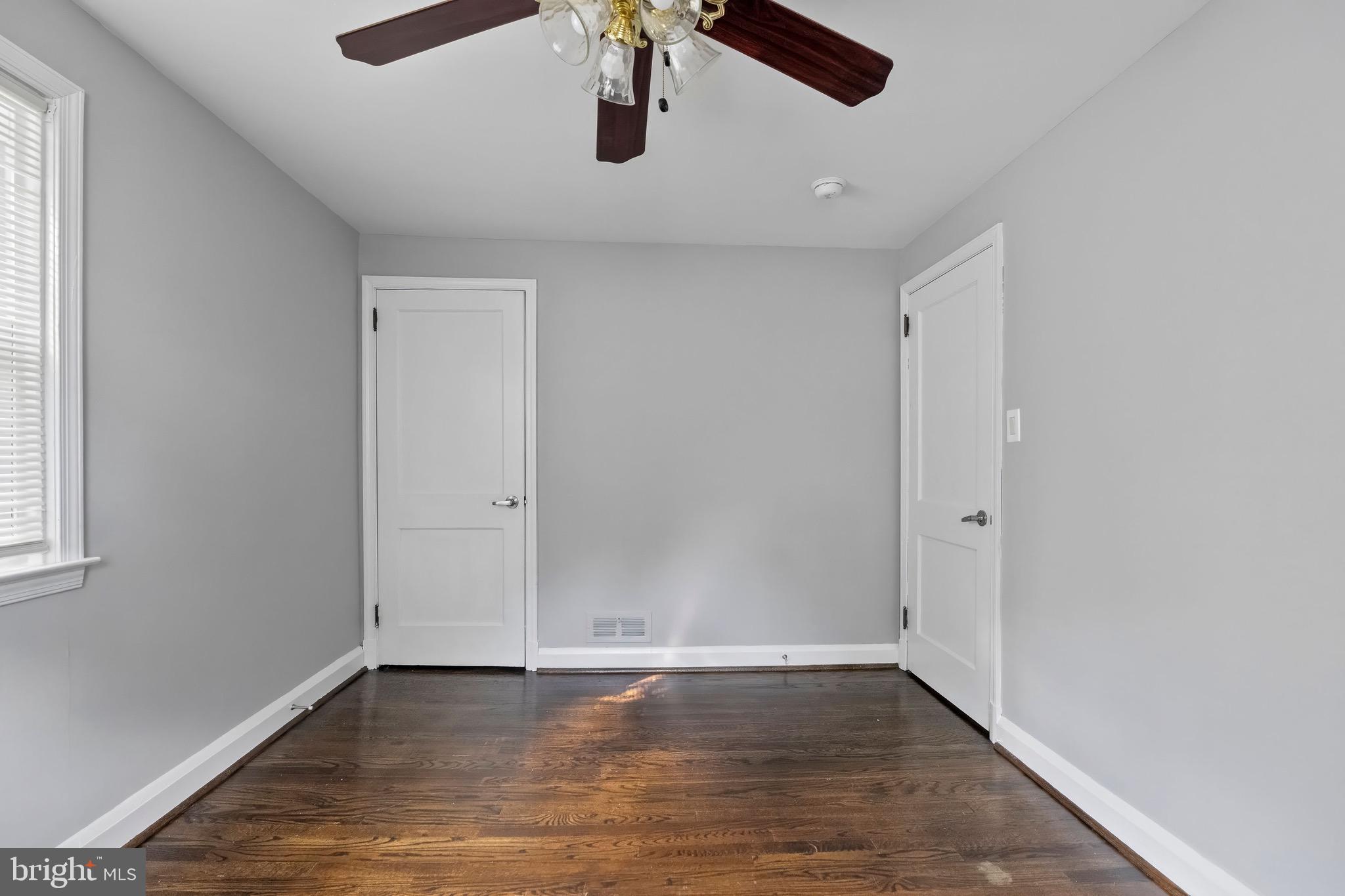 SHADY OAKS - Residential Lease