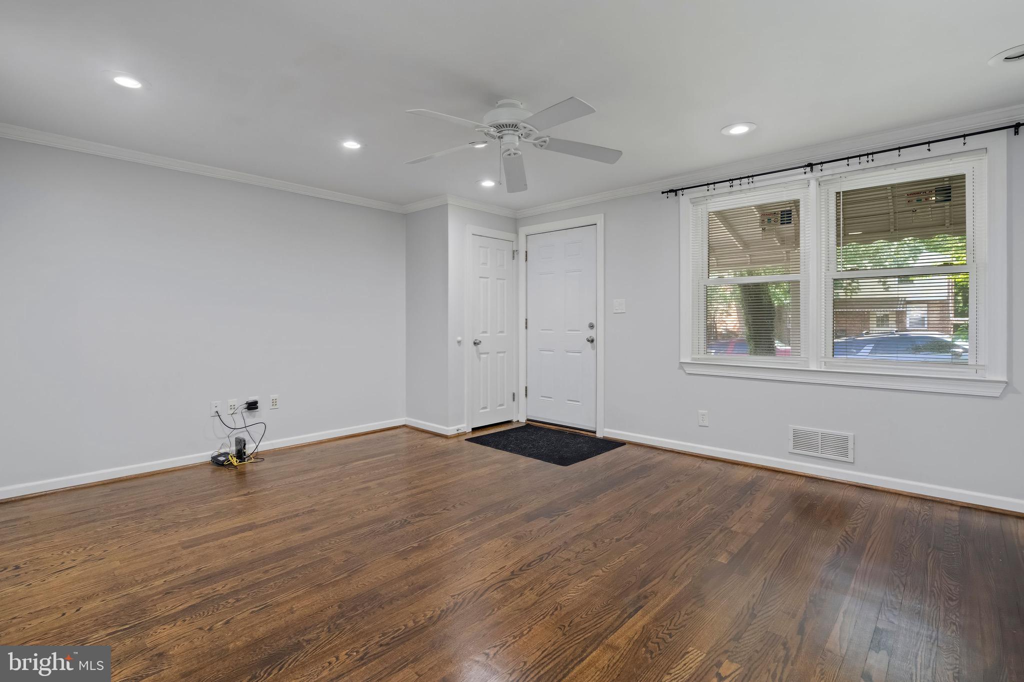 SHADY OAKS - Residential Lease