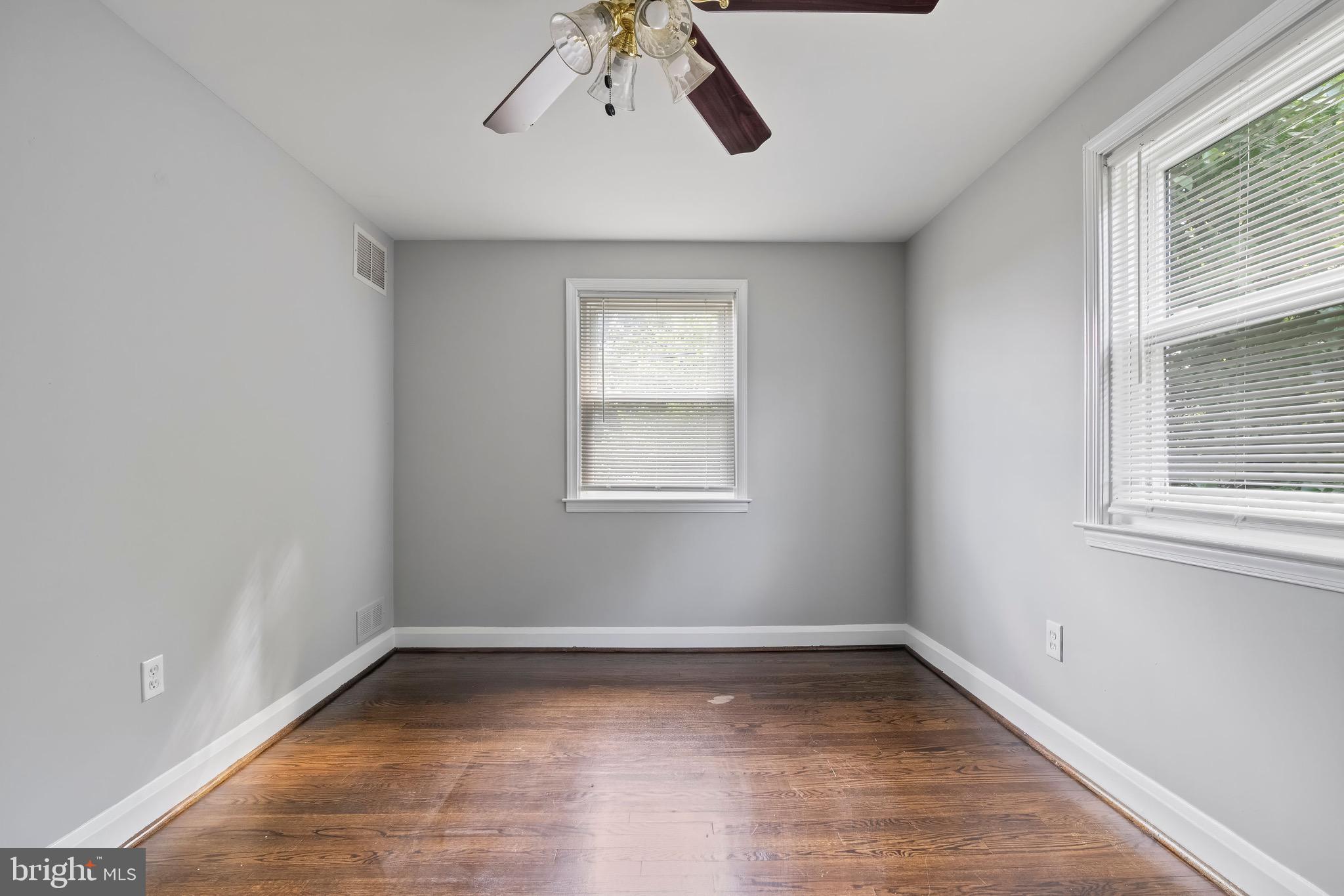 SHADY OAKS - Residential Lease