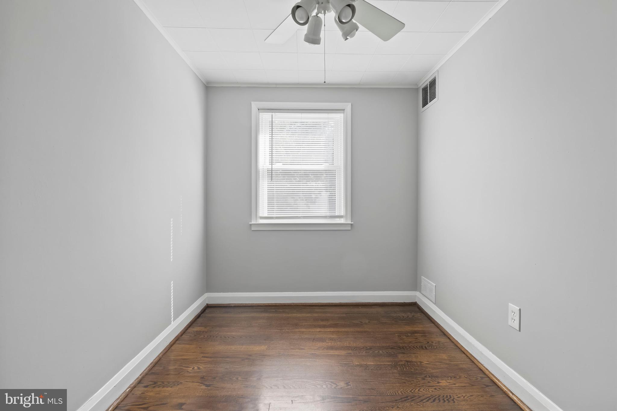 SHADY OAKS - Residential Lease